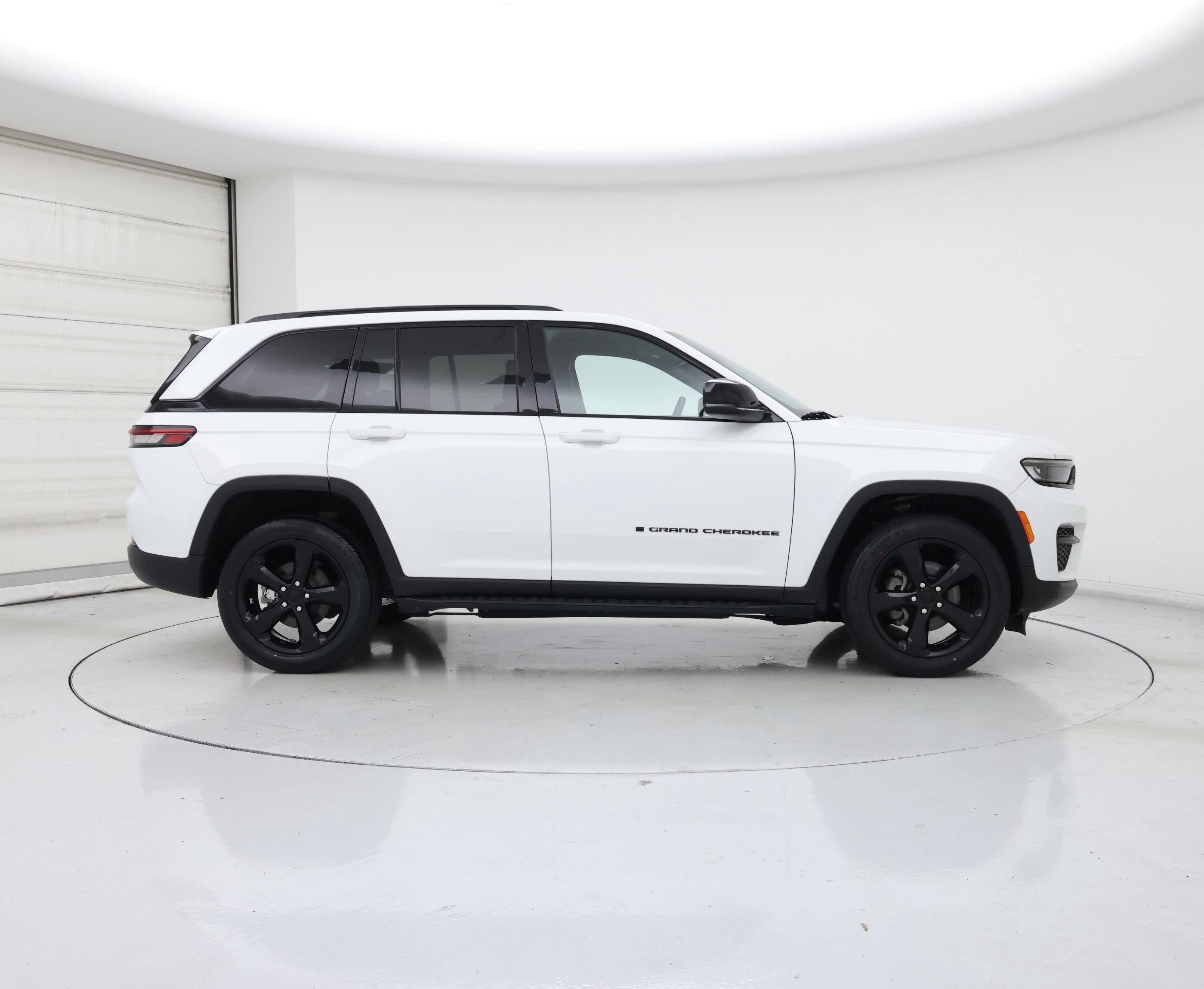 Thumbnail: 2023 Jeep Grand Cherokee - 7