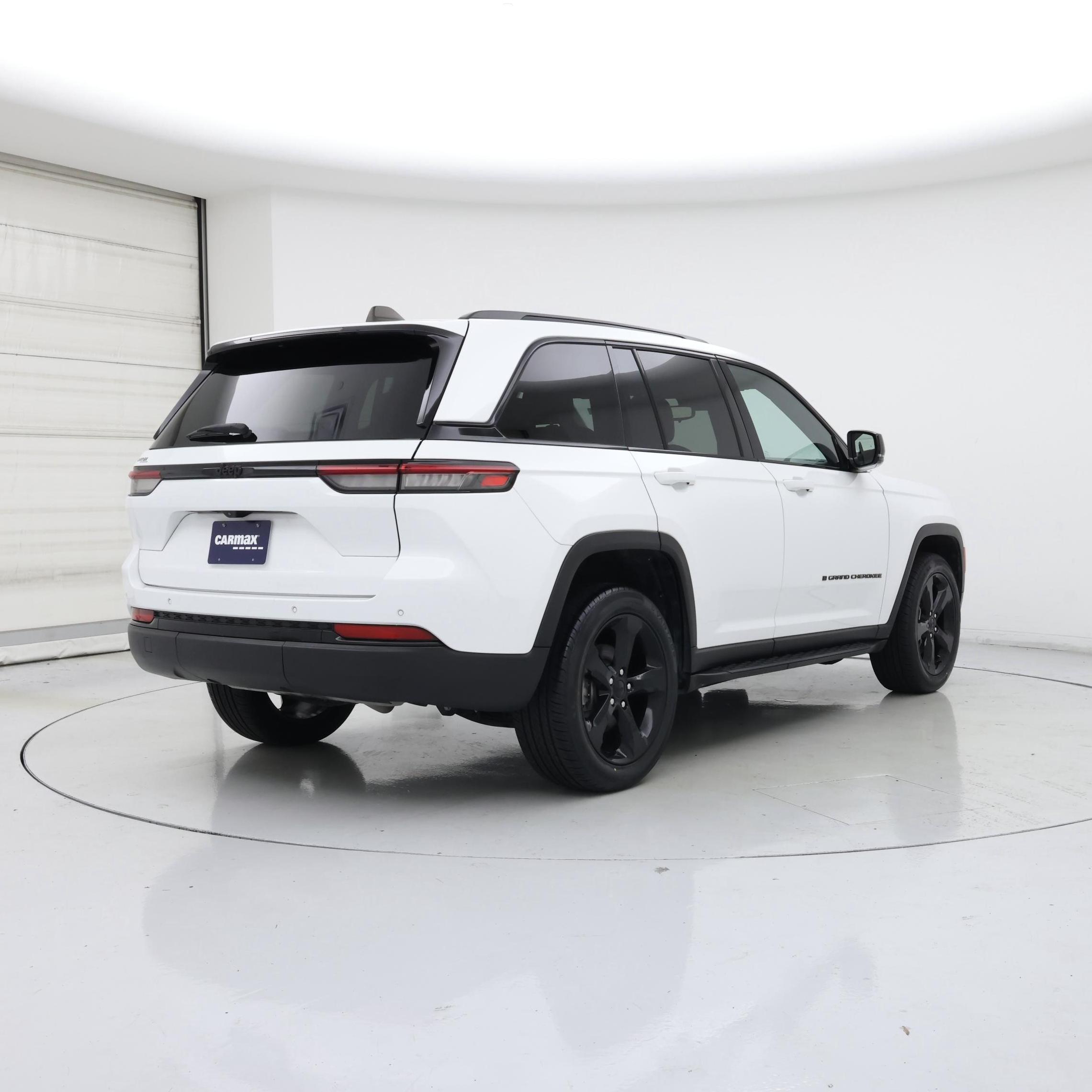 Thumbnail: 2023 Jeep Grand Cherokee - 8