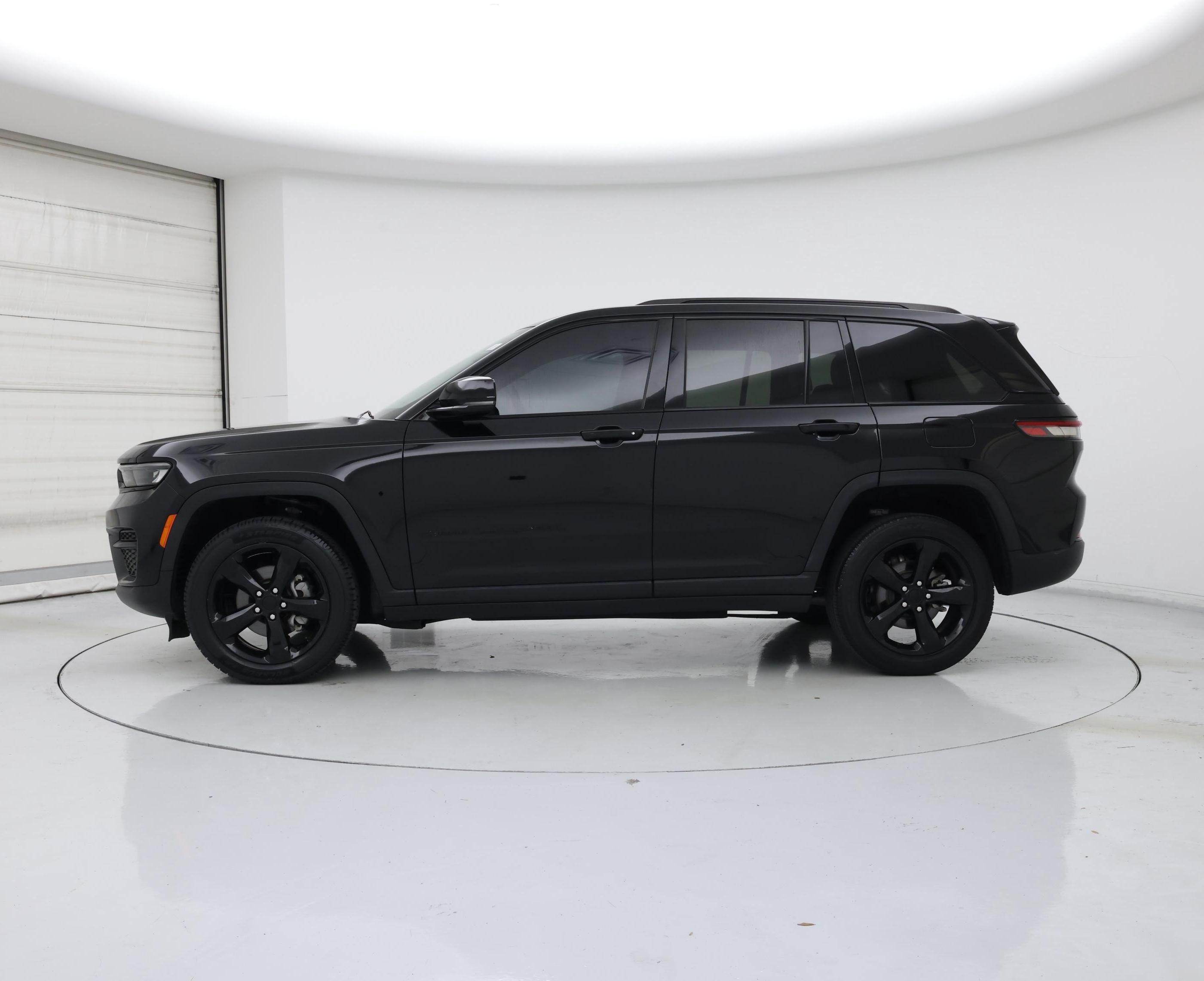 Thumbnail: 2023 Jeep Grand Cherokee - 3