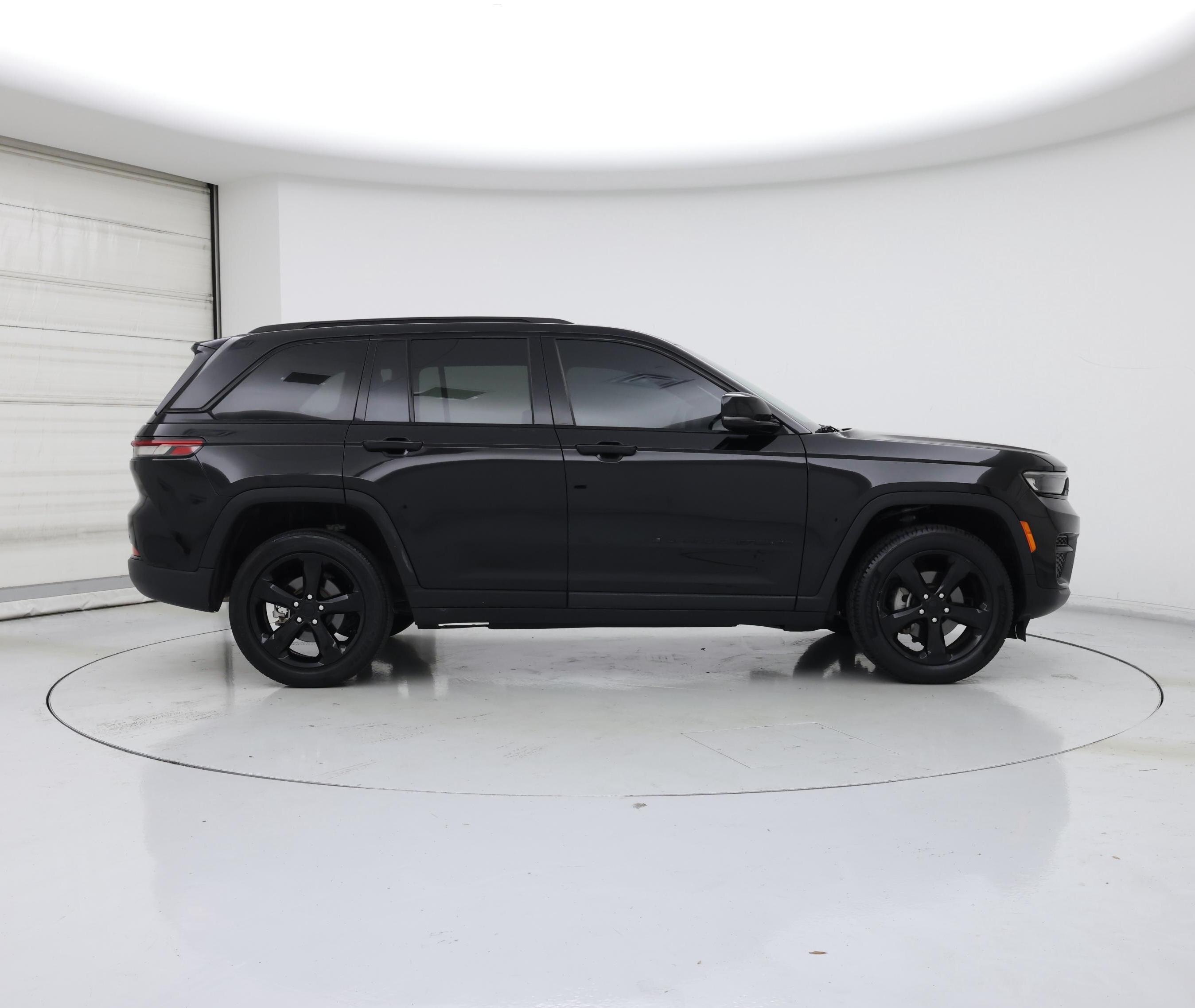 Thumbnail: 2023 Jeep Grand Cherokee - 7