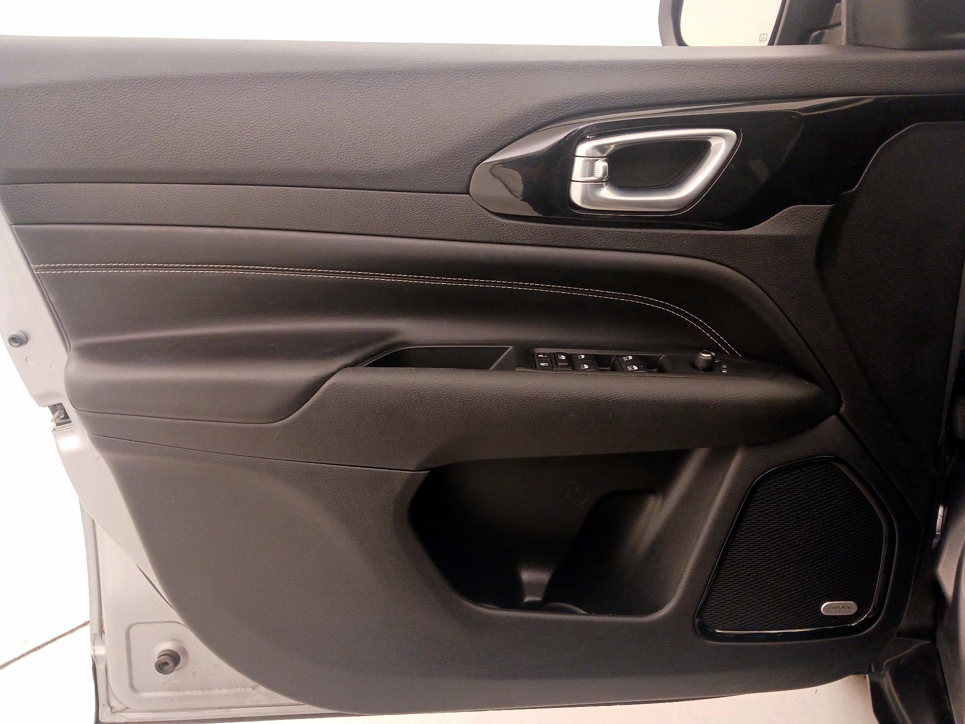 Thumbnail: 2022 Jeep Compass - 12