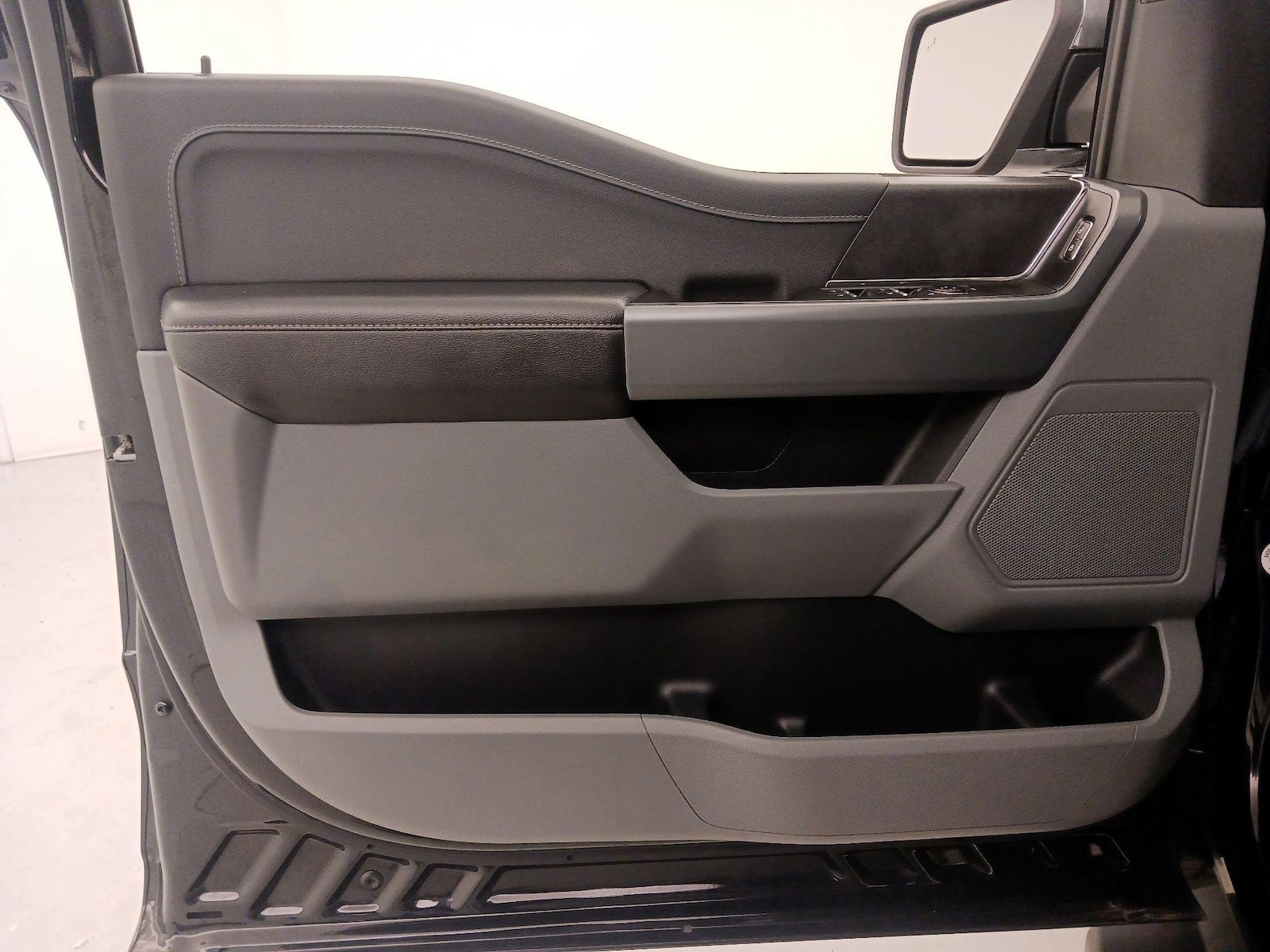 2024 Ford F-150 XLT - Photo 13