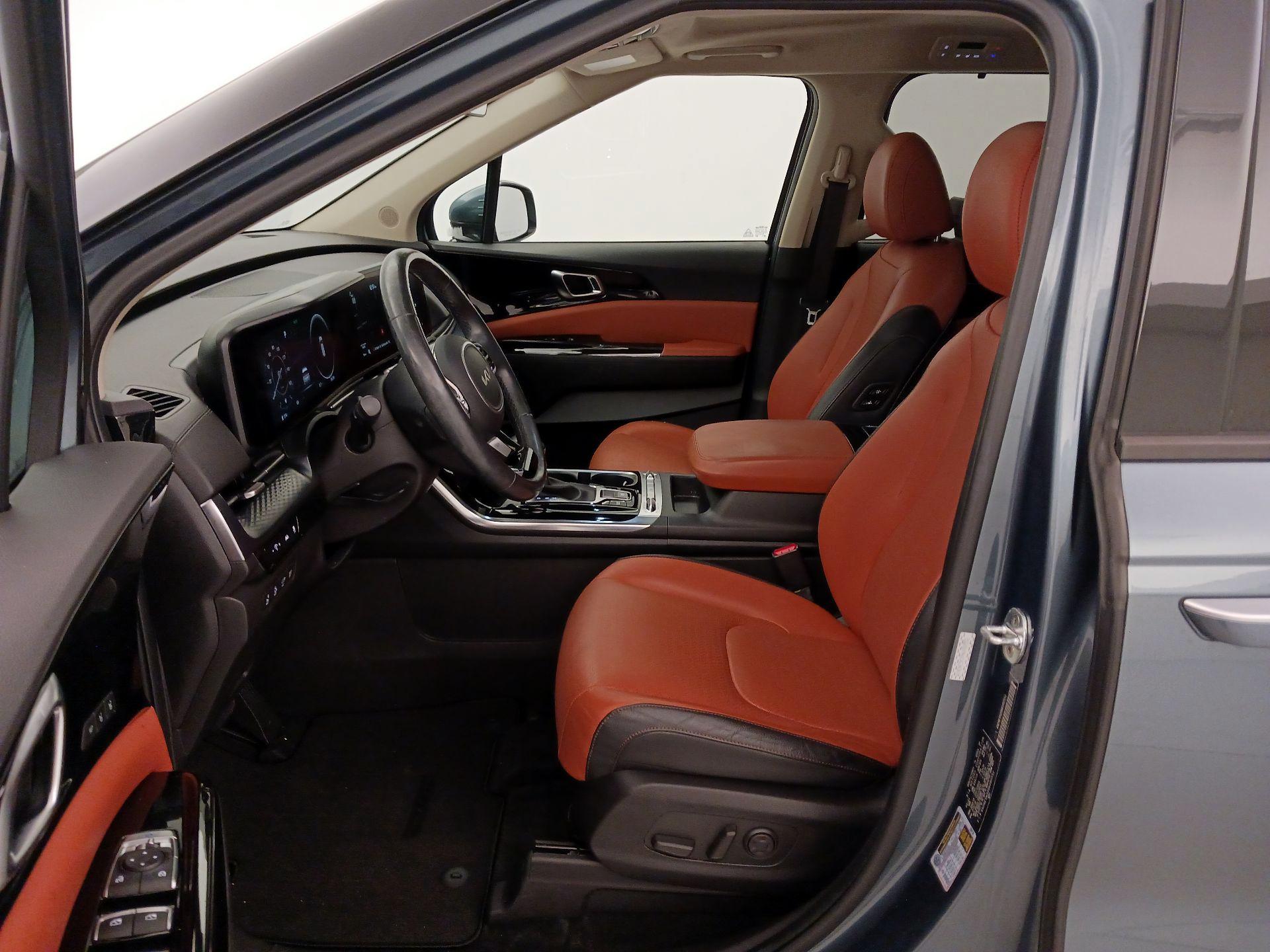 Thumbnail: 2022 Kia Carnival - 11