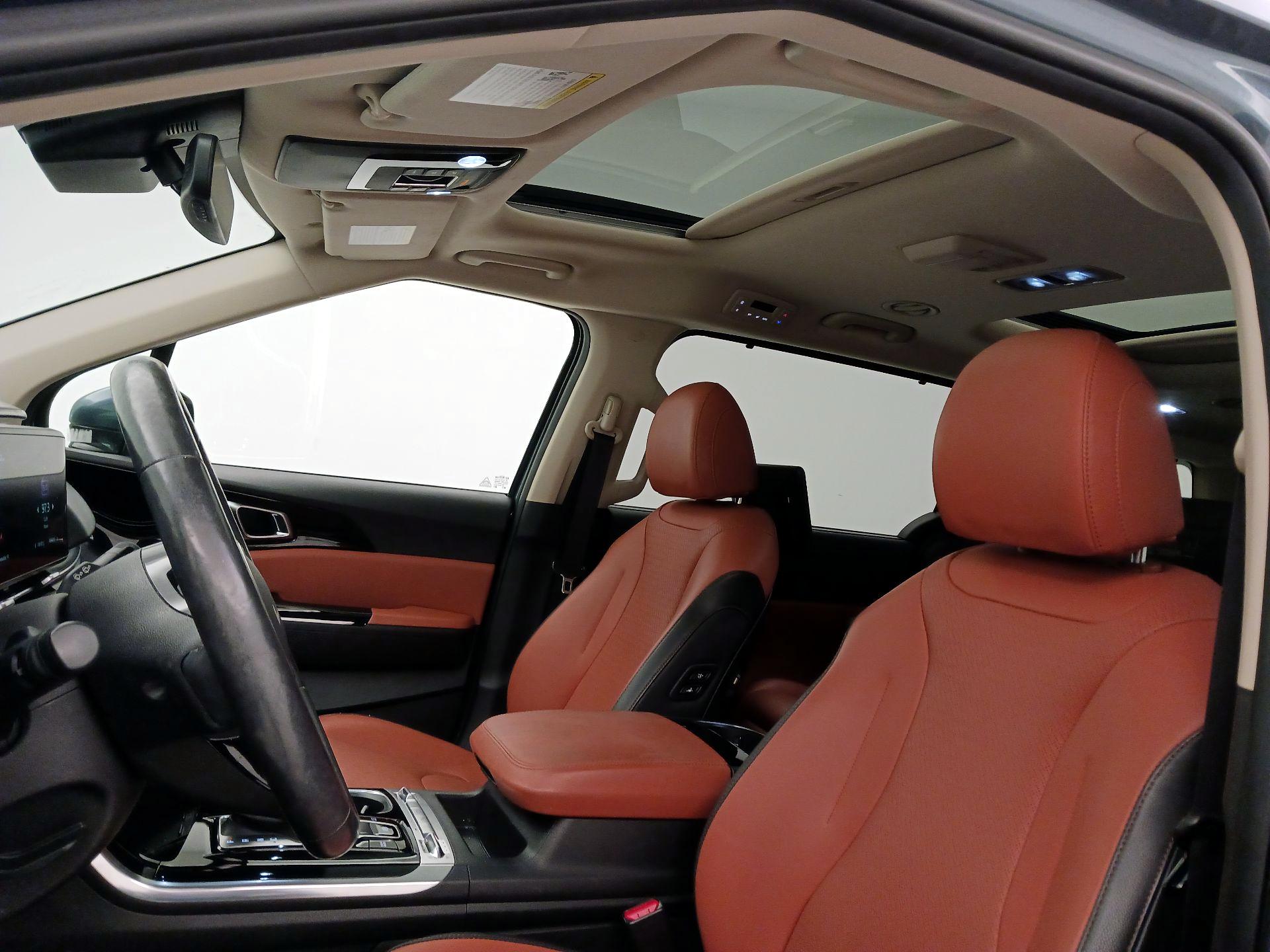 Thumbnail: 2022 Kia Carnival - 20