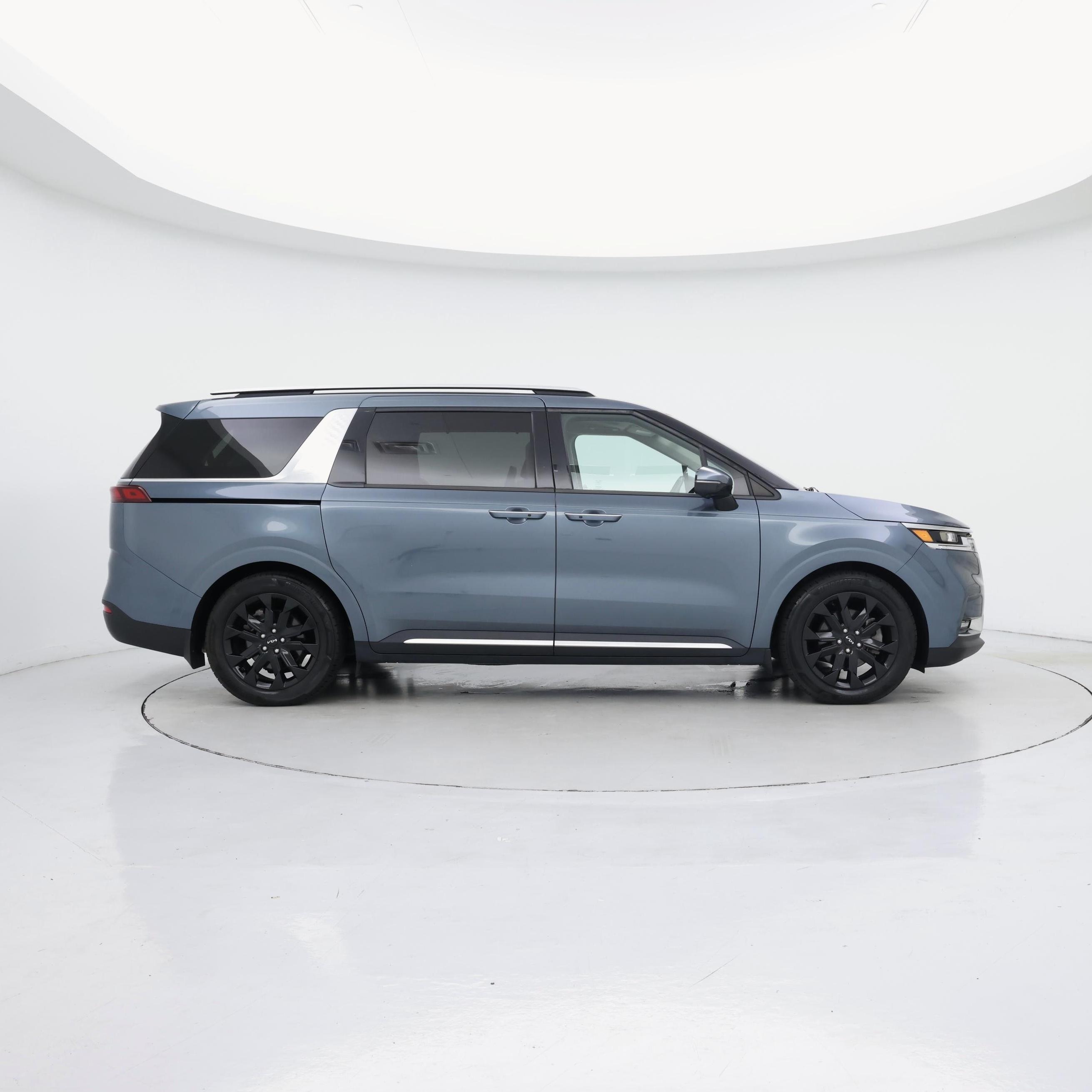 Thumbnail: 2022 Kia Carnival - 7