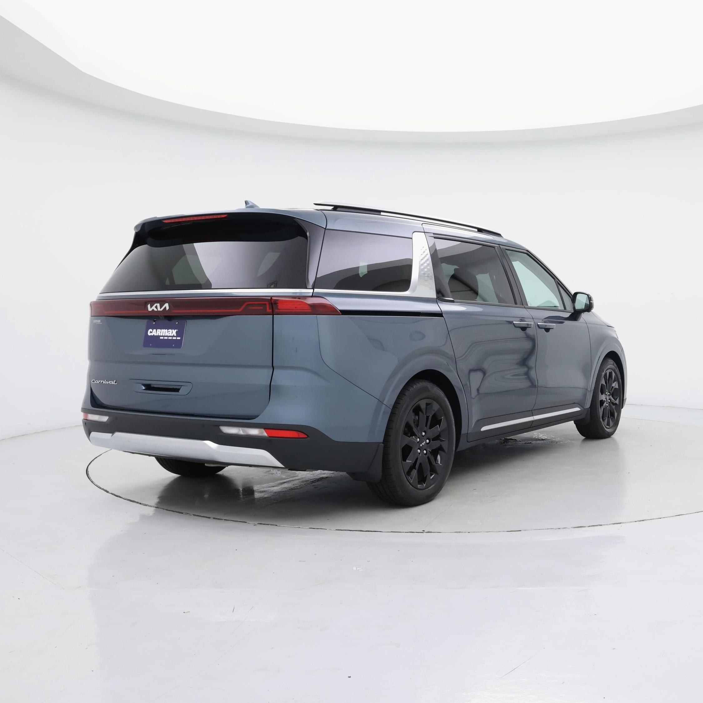 Thumbnail: 2022 Kia Carnival - 8