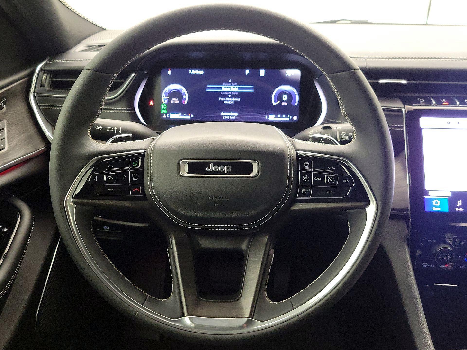 Thumbnail: 2023 Jeep Grand Cherokee - 10