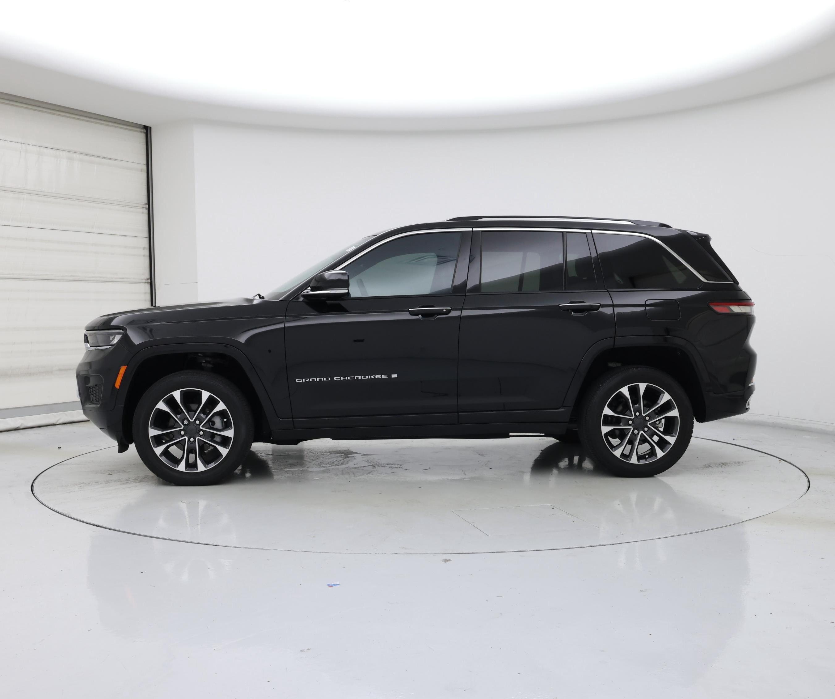 Thumbnail: 2023 Jeep Grand Cherokee - 3