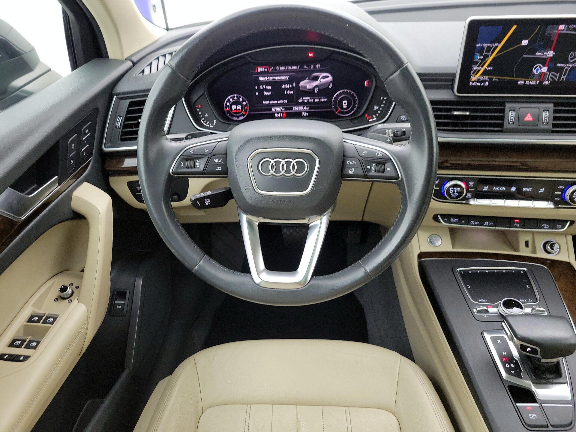 Thumbnail: 2020 Audi Q5 - 10