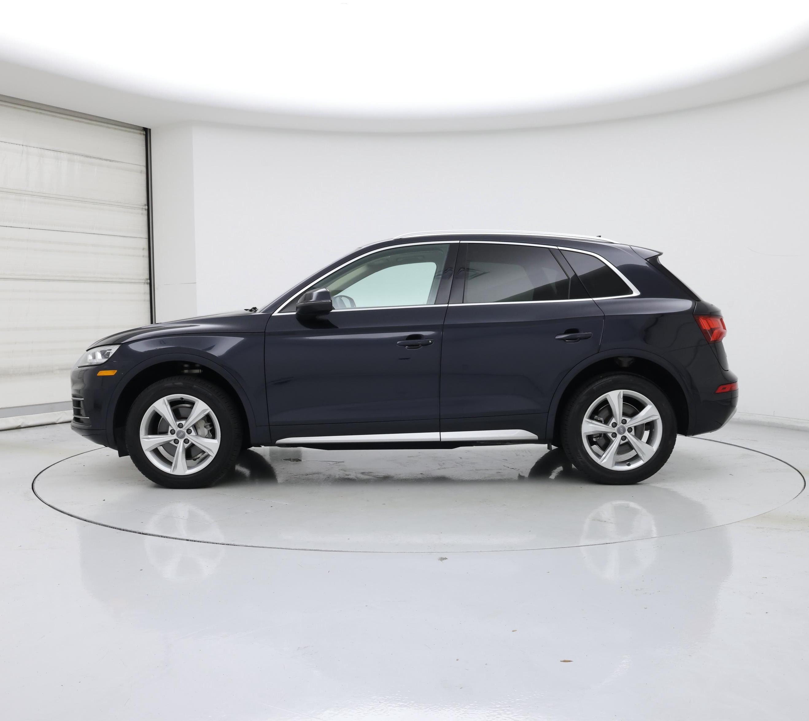 Thumbnail: 2020 Audi Q5 - 3
