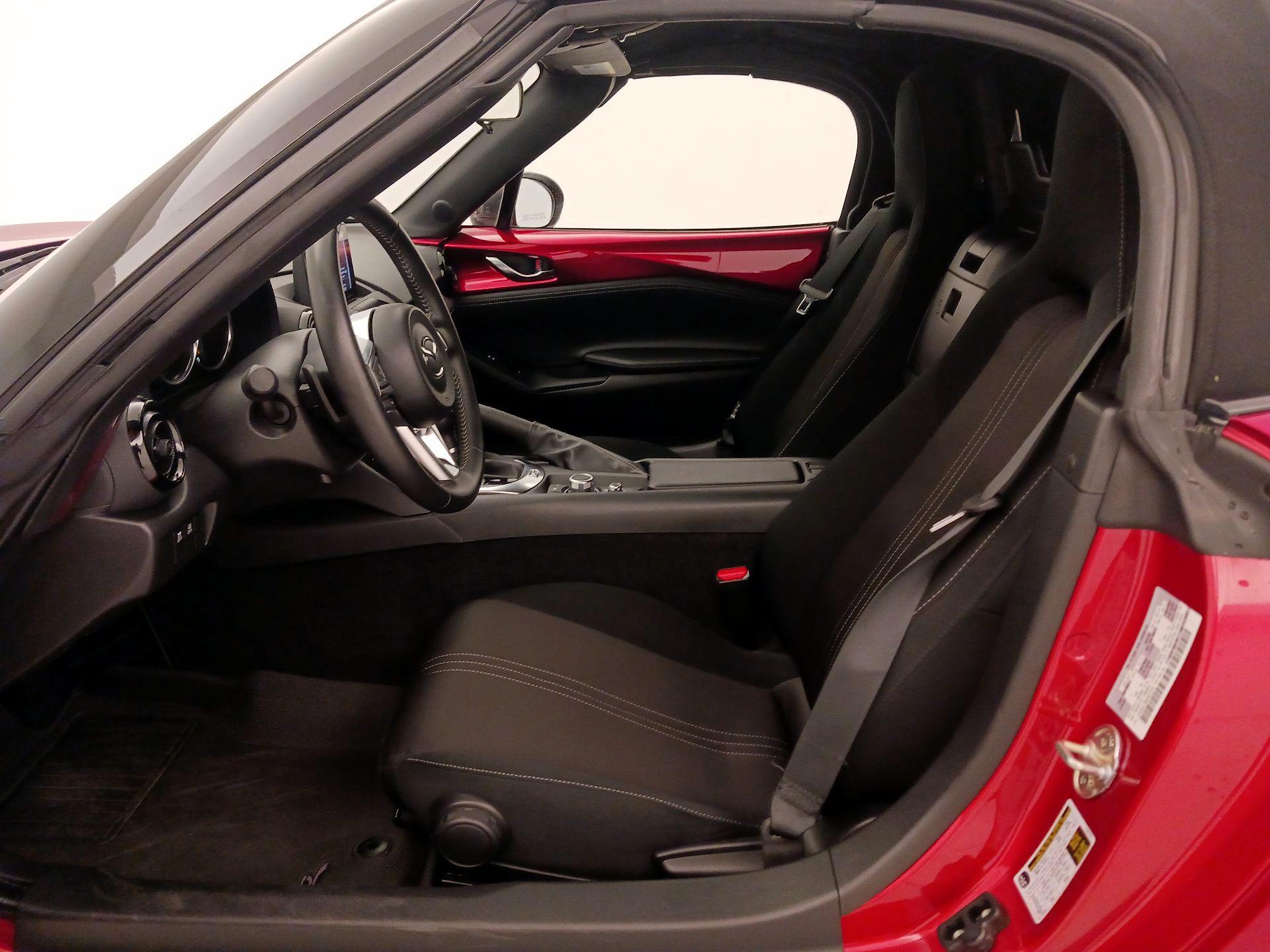 Thumbnail: 2021 Mazda MX-5 Miata - 11