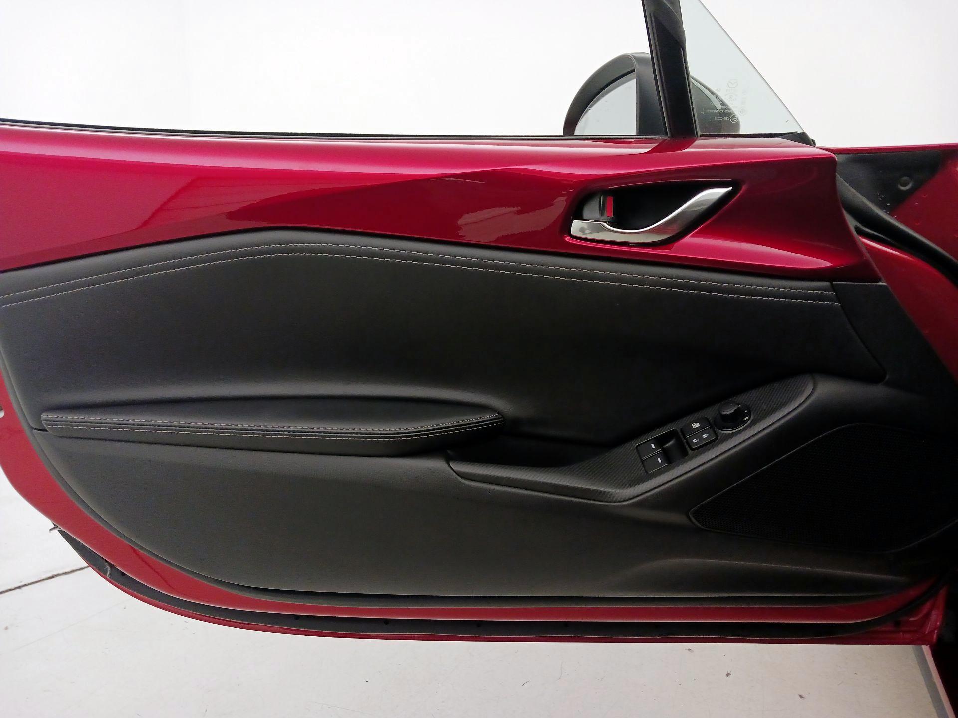 Thumbnail: 2021 Mazda MX-5 Miata - 12