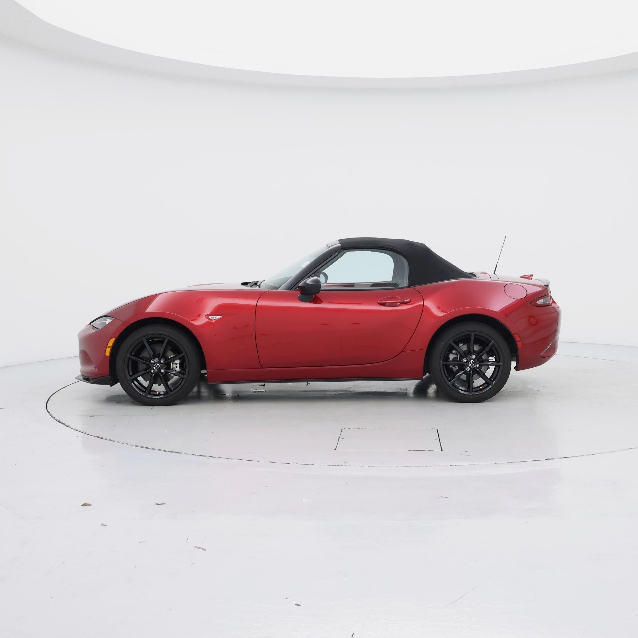 Thumbnail: 2021 Mazda MX-5 Miata - 3