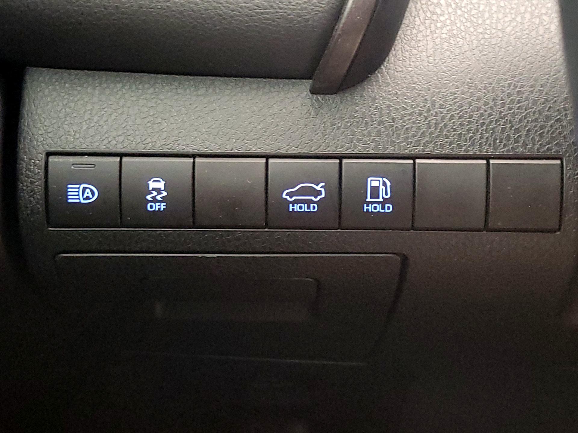 Thumbnail: 2020 Toyota Camry - 13
