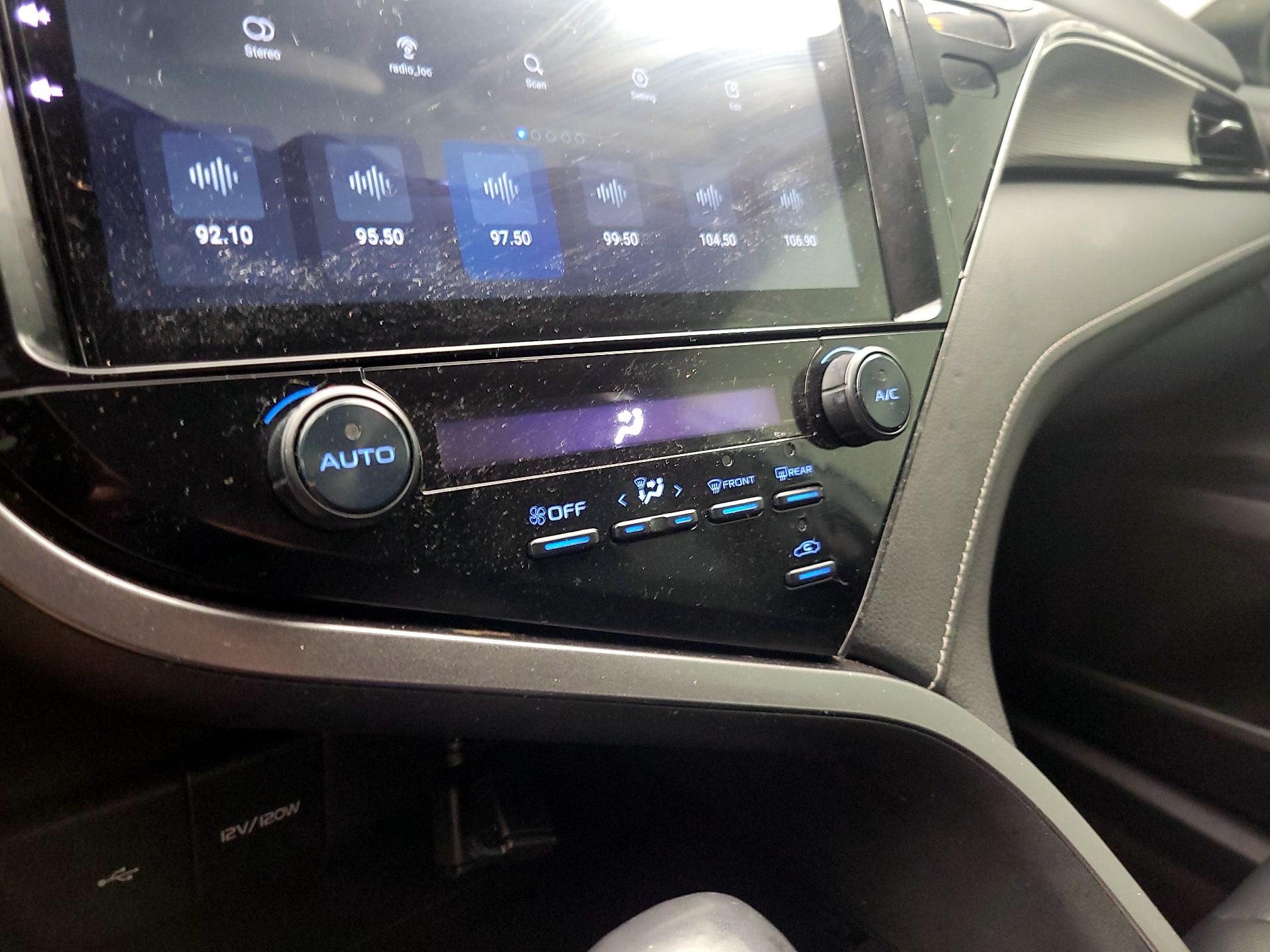 Thumbnail: 2020 Toyota Camry - 17
