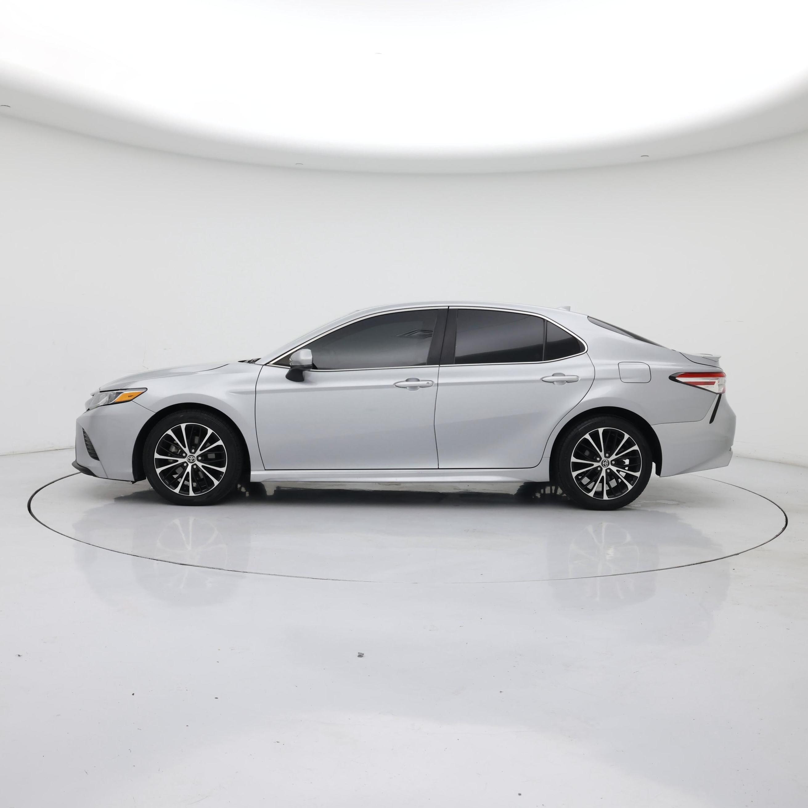 Thumbnail: 2020 Toyota Camry - 3