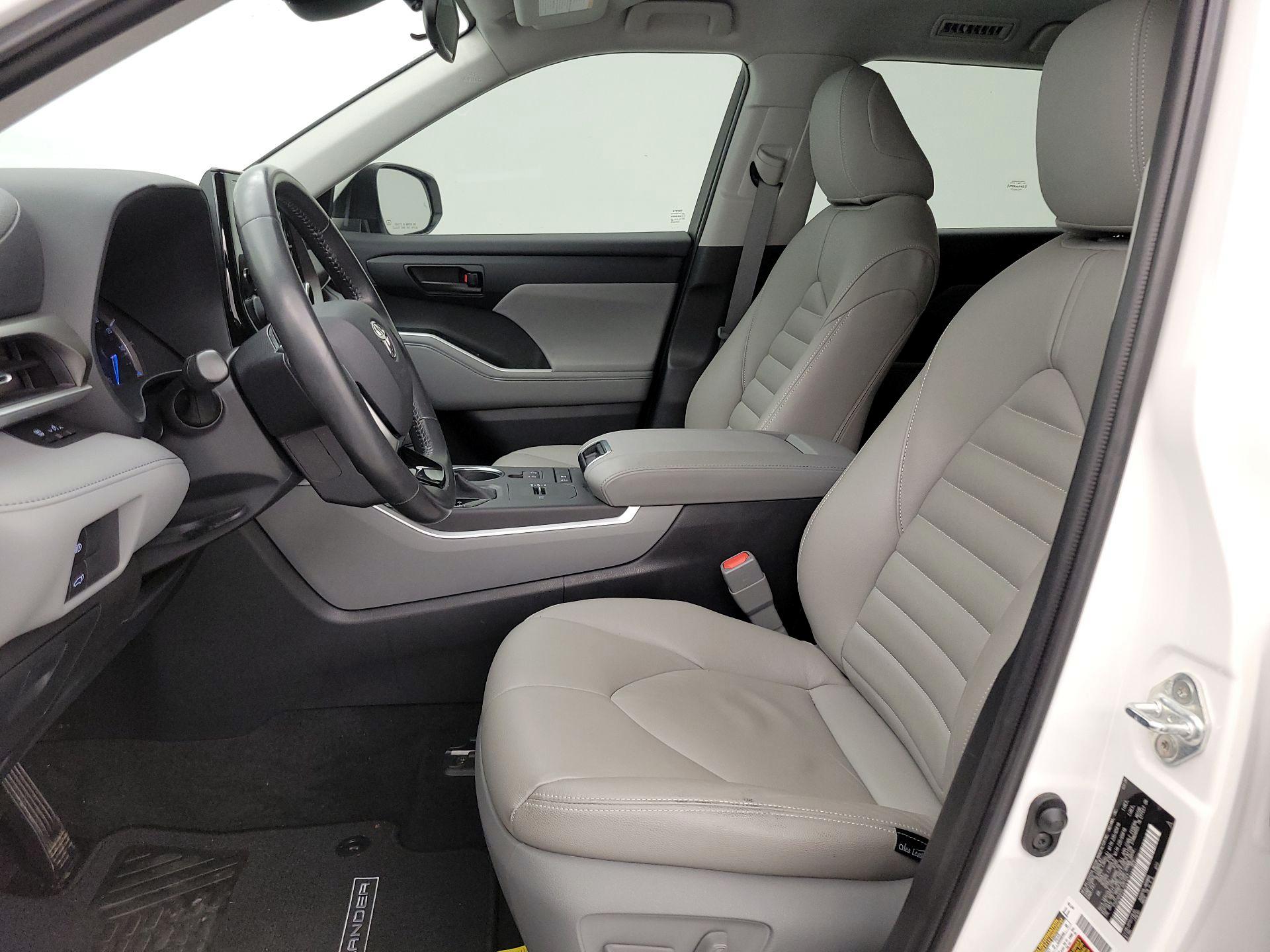 Thumbnail: 2020 Toyota Highlander - 11