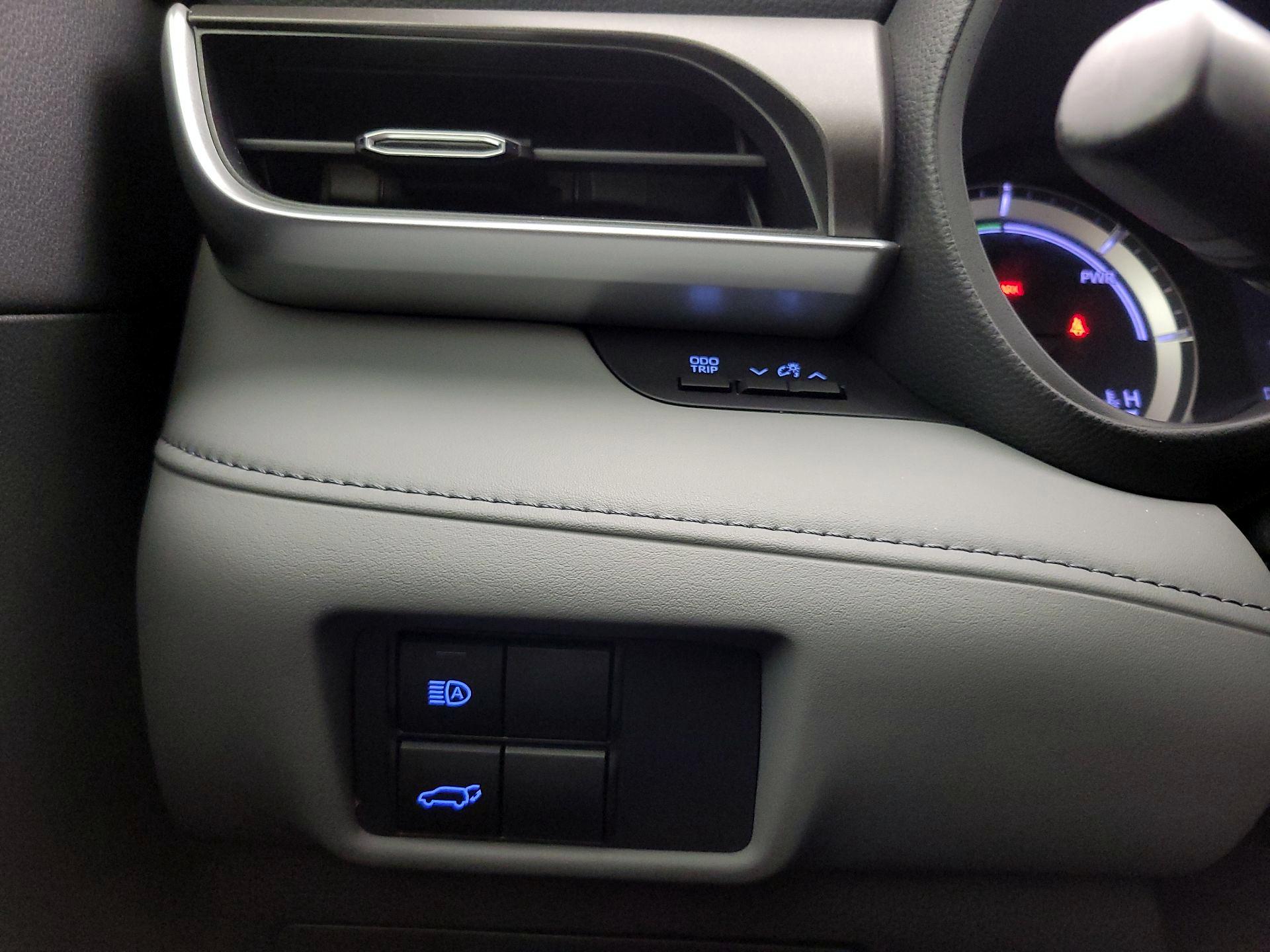 Thumbnail: 2020 Toyota Highlander - 13