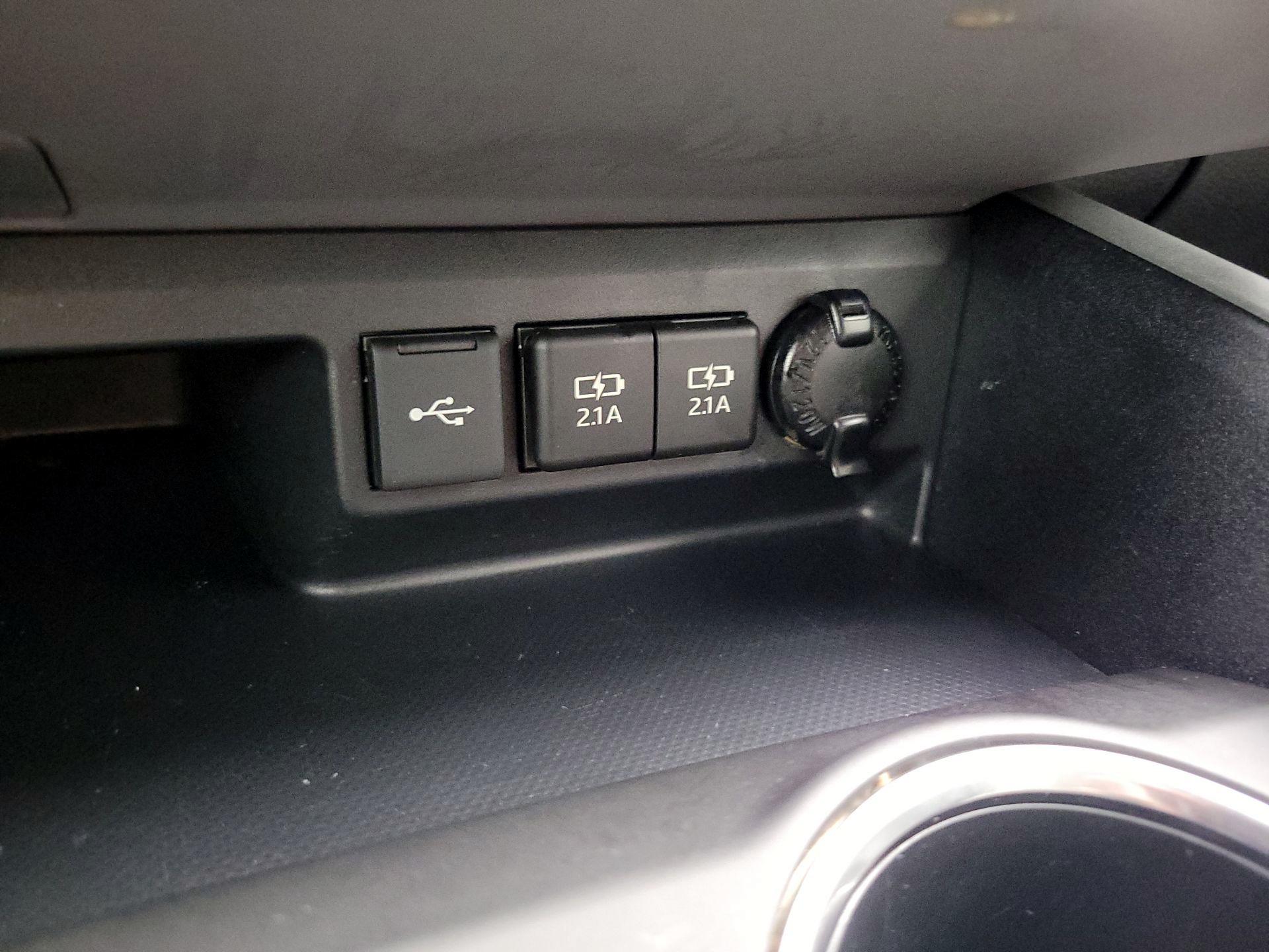 Thumbnail: 2020 Toyota Highlander - 18