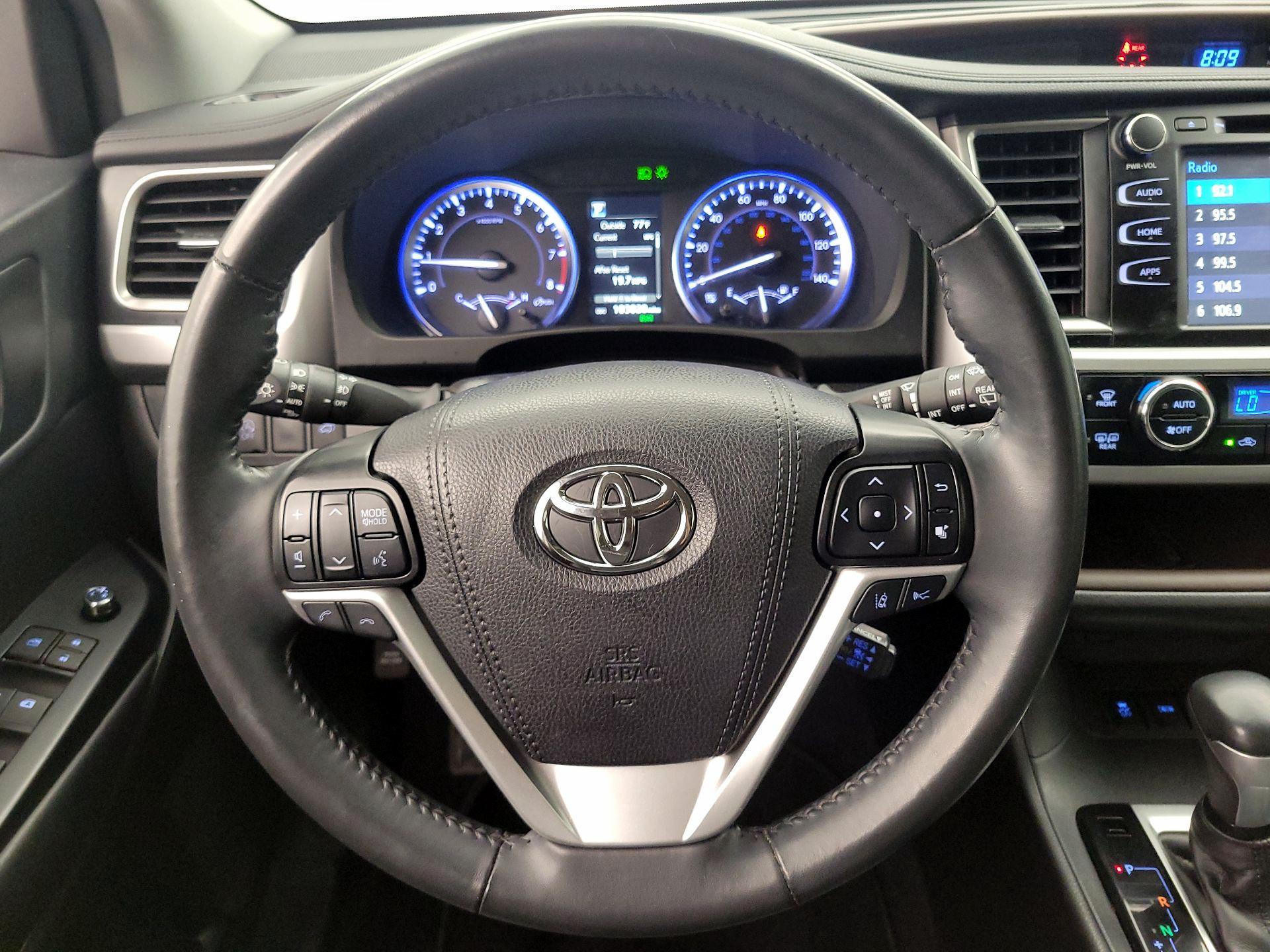 Thumbnail: 2019 Toyota Highlander - 10