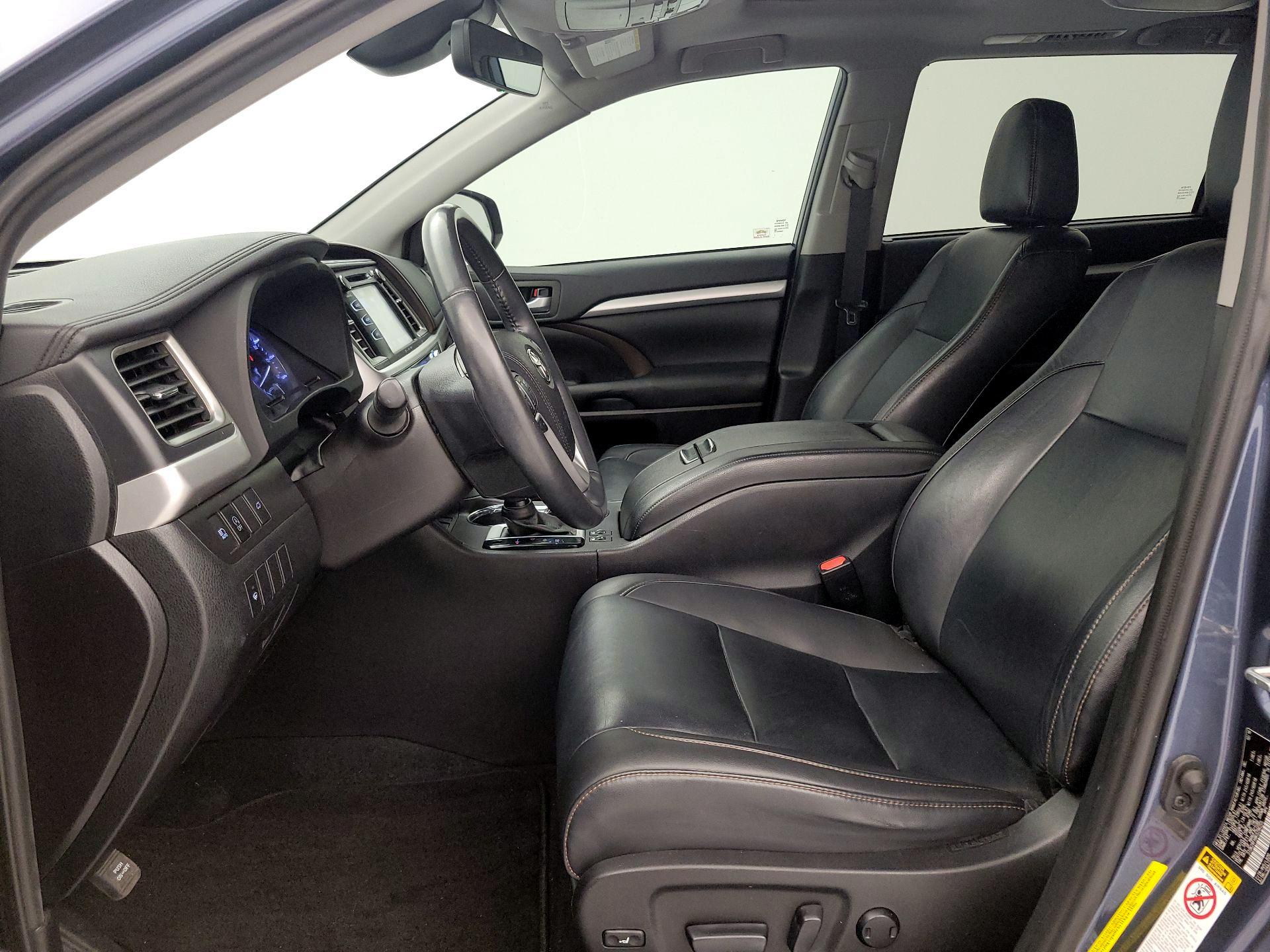 Thumbnail: 2019 Toyota Highlander - 11