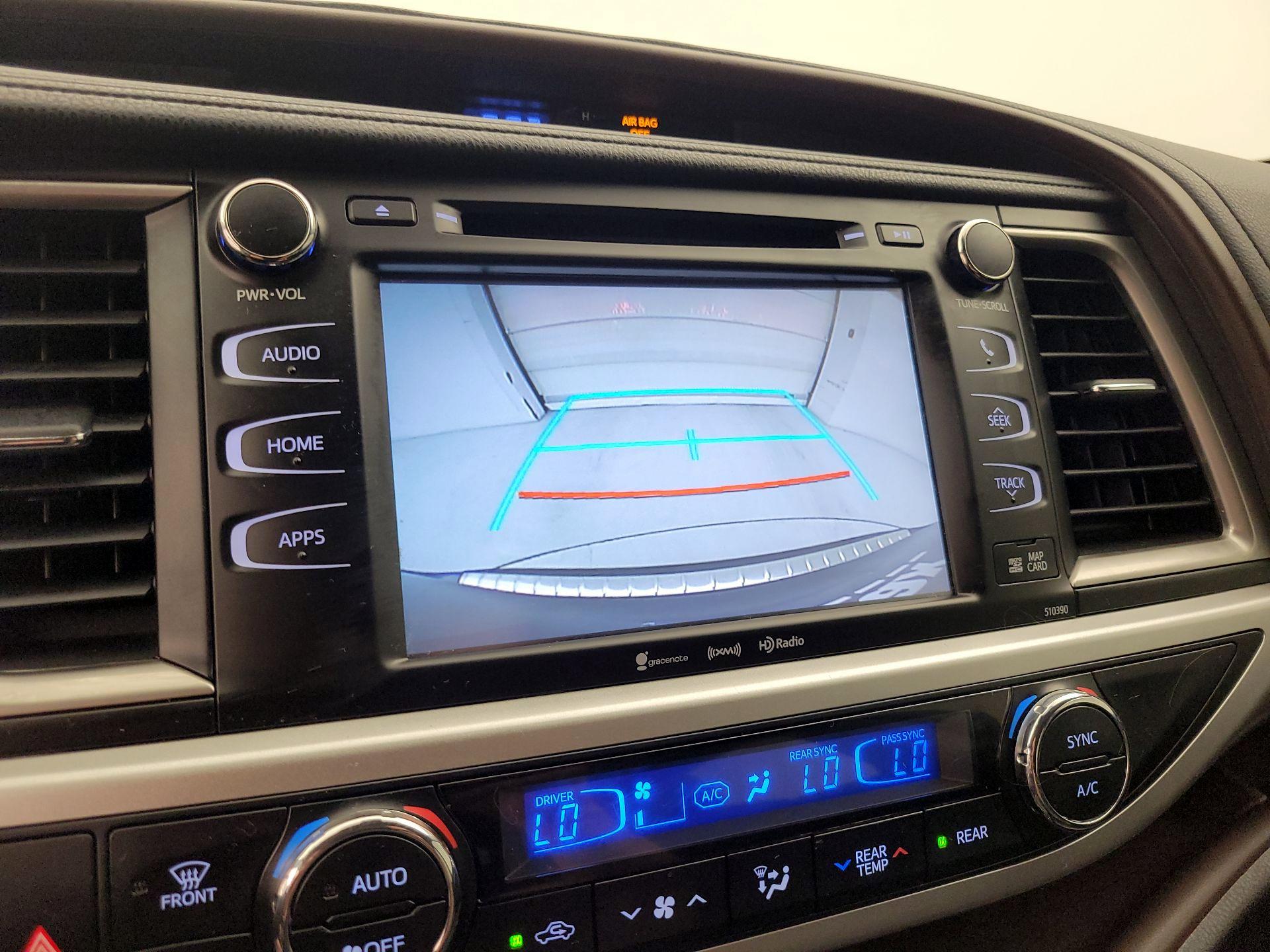 Thumbnail: 2019 Toyota Highlander - 14