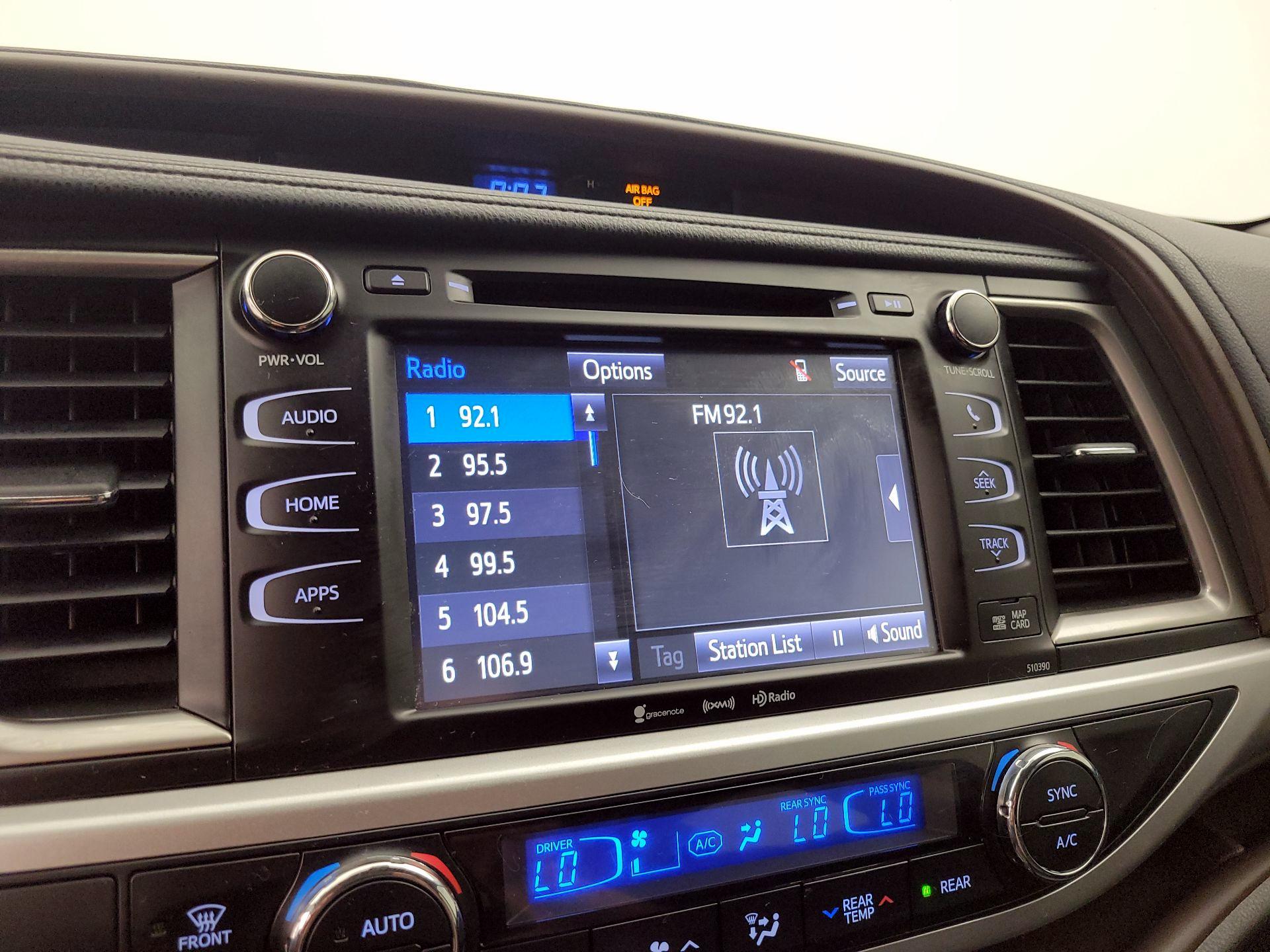 Thumbnail: 2019 Toyota Highlander - 15