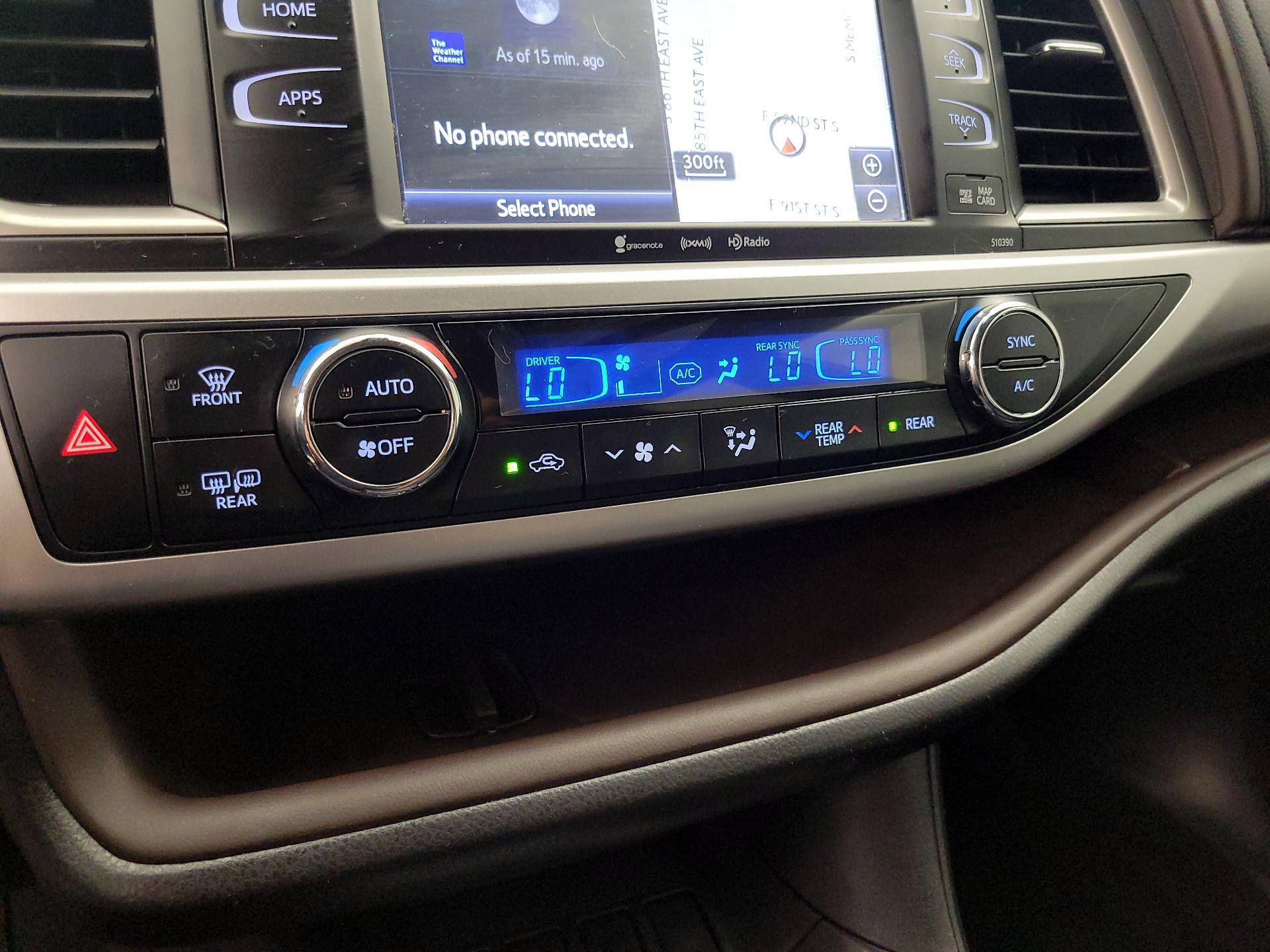 Thumbnail: 2019 Toyota Highlander - 16