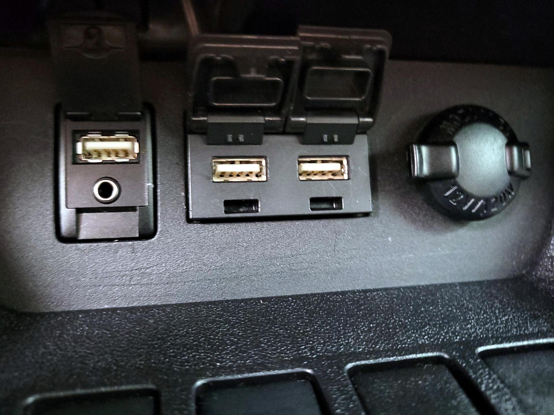 Thumbnail: 2019 Toyota Highlander - 18