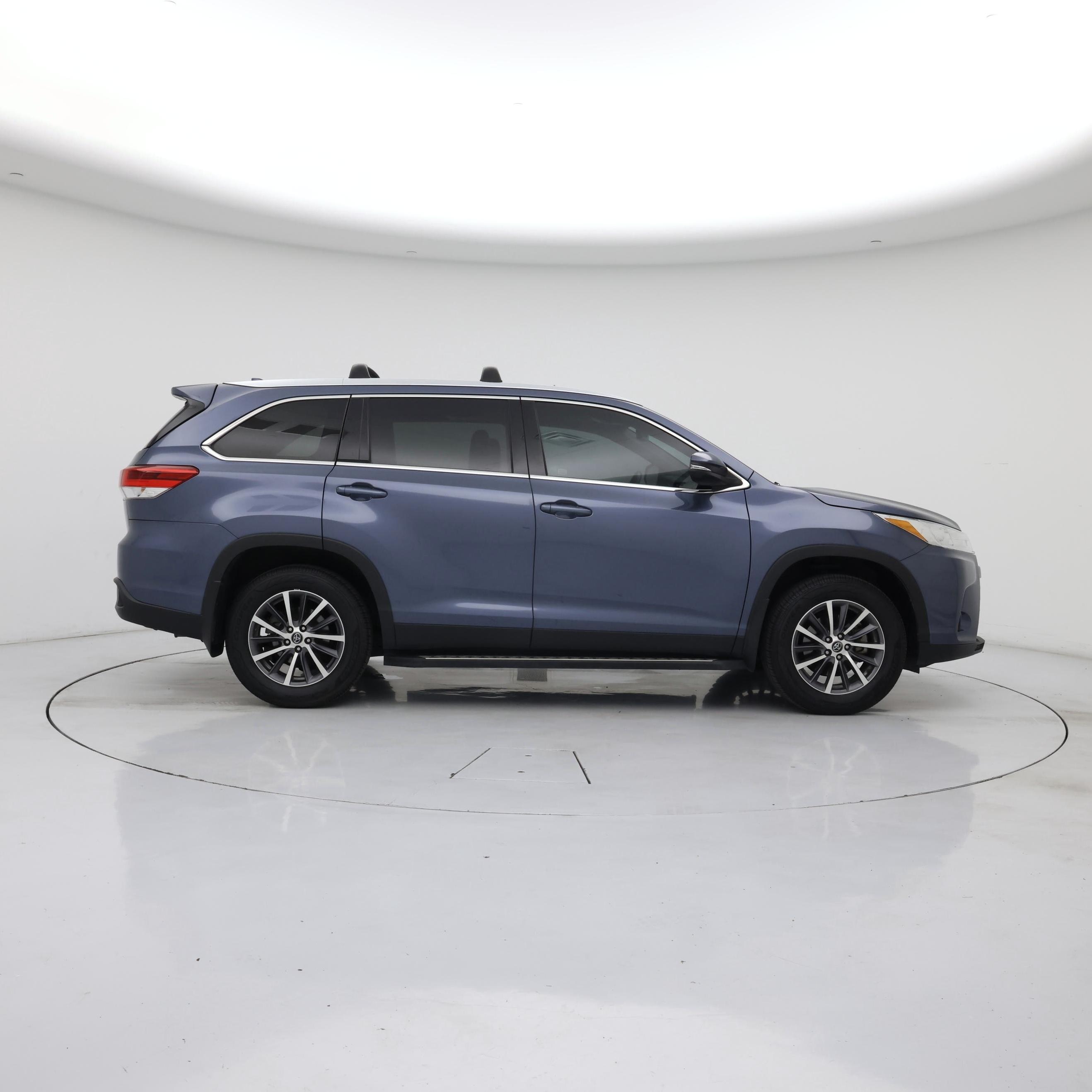 Thumbnail: 2019 Toyota Highlander - 7