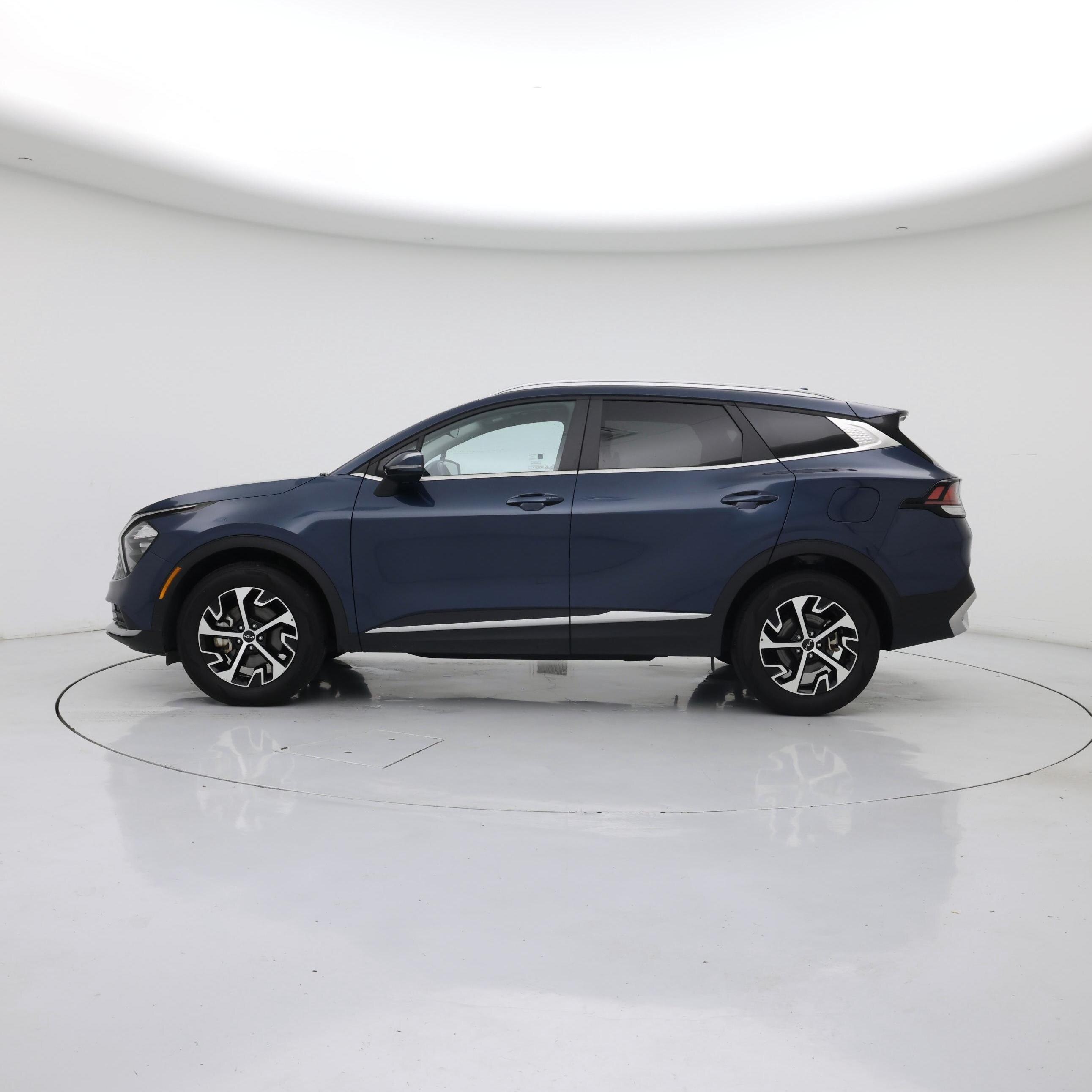 Thumbnail: 2023 Kia Sportage - 3