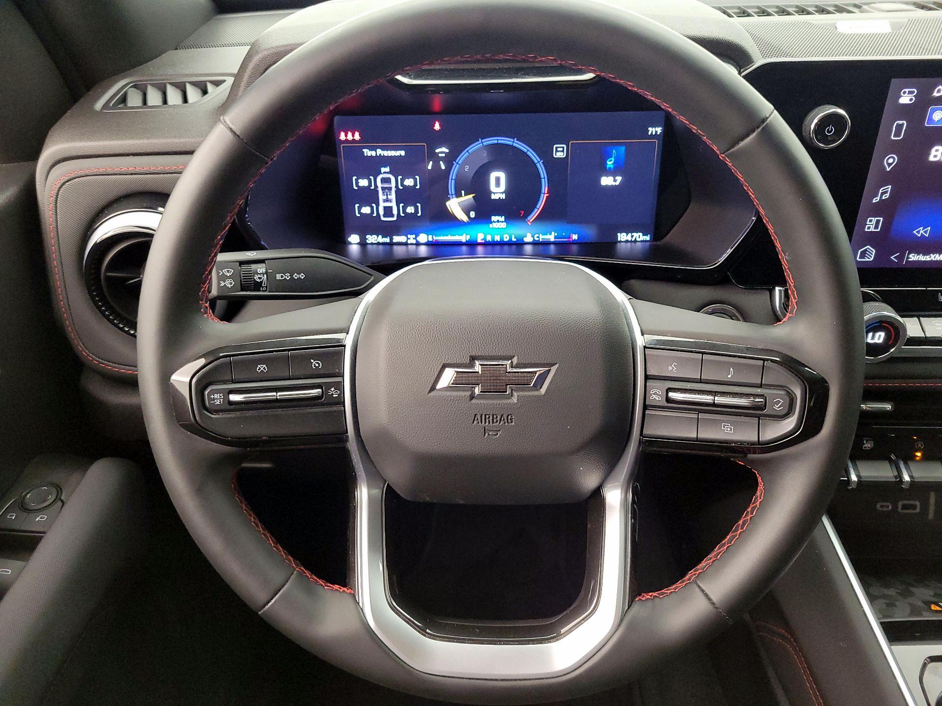 Thumbnail: 2024 Chevrolet Colorado - 10