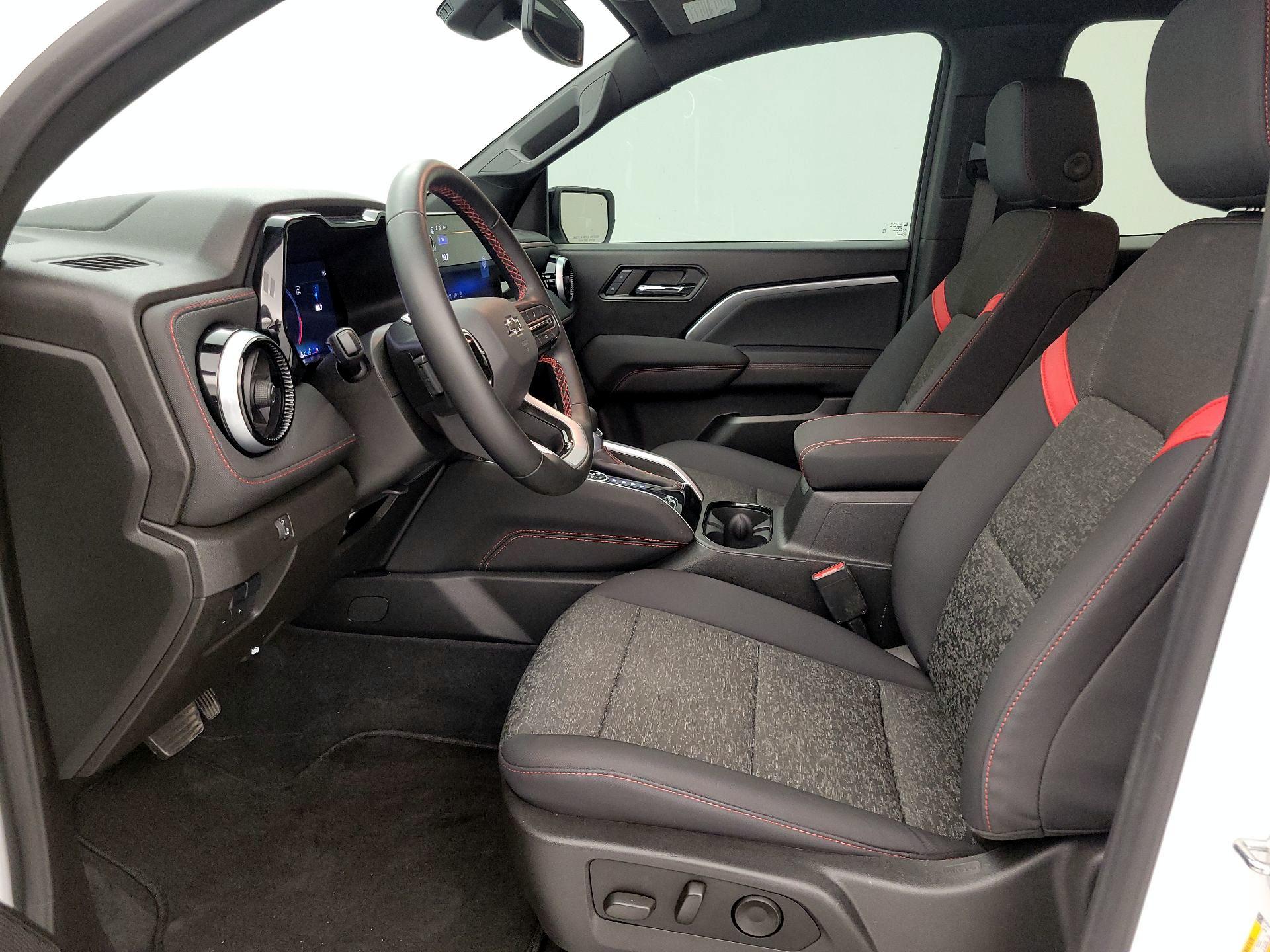 Thumbnail: 2024 Chevrolet Colorado - 11