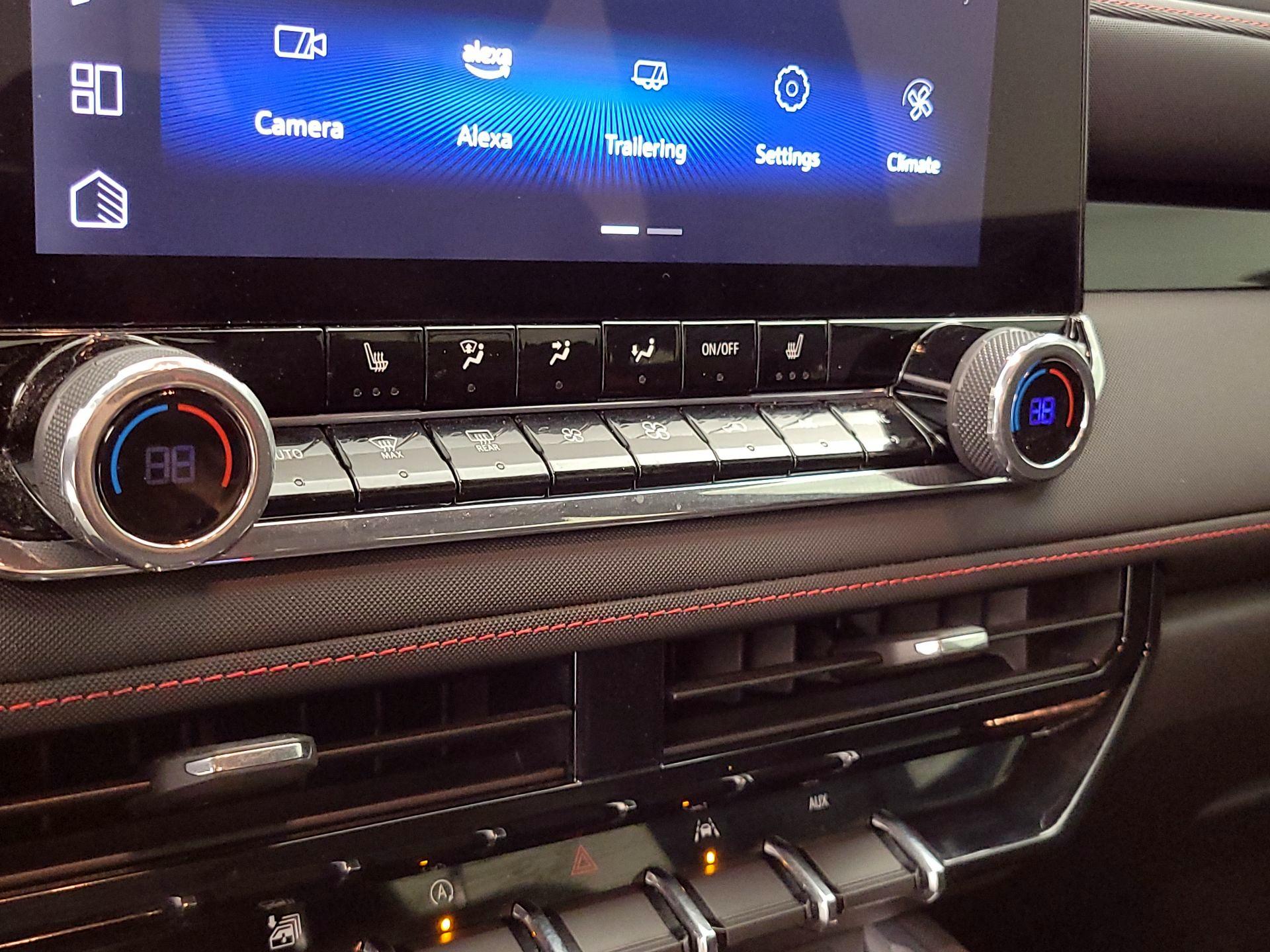 Thumbnail: 2024 Chevrolet Colorado - 16