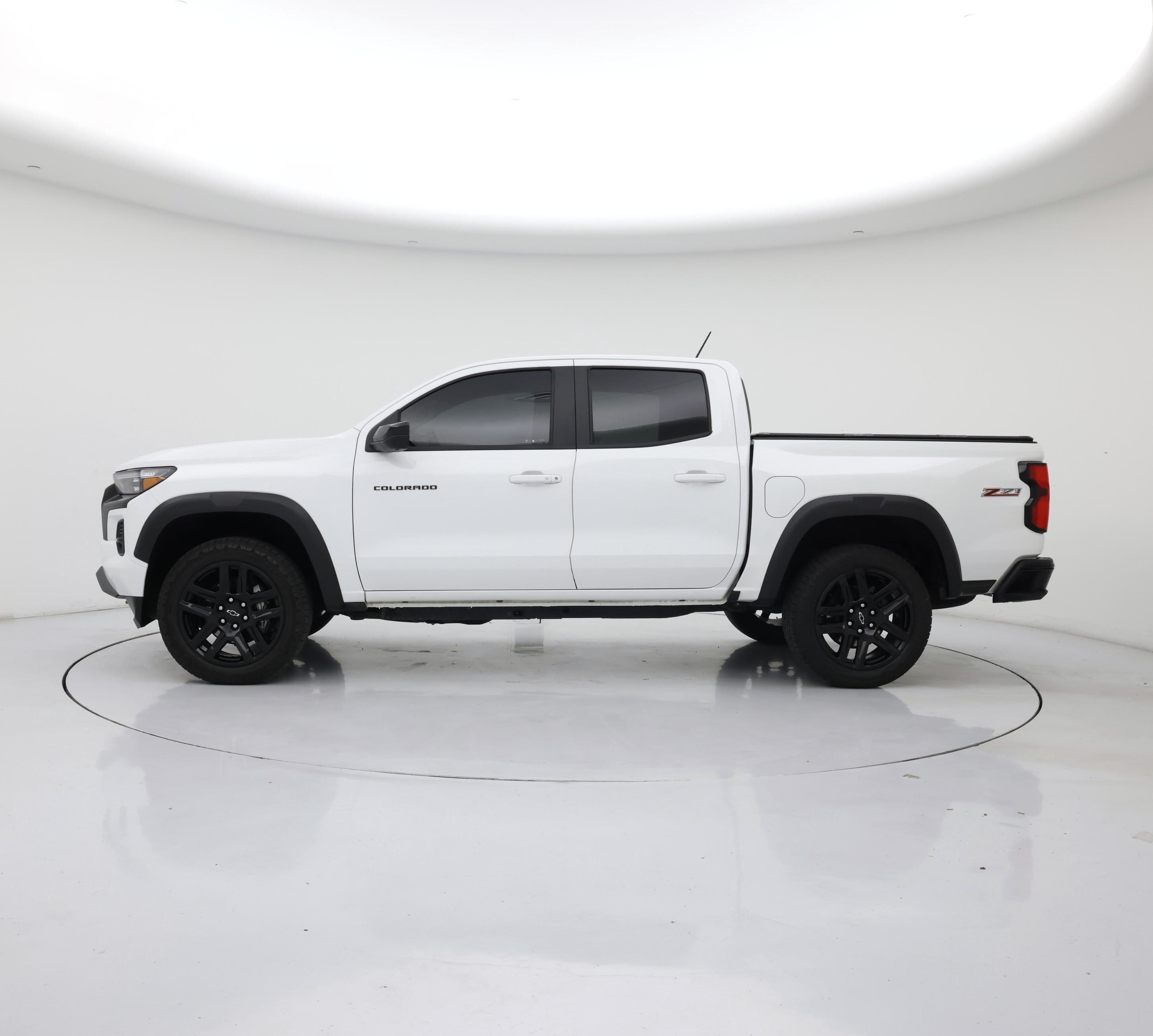 Thumbnail: 2024 Chevrolet Colorado - 3