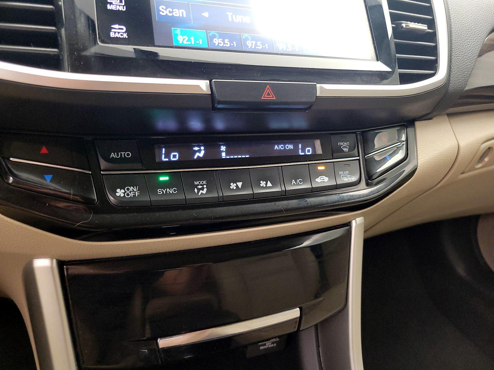 Thumbnail: 2016 Honda Accord - 16