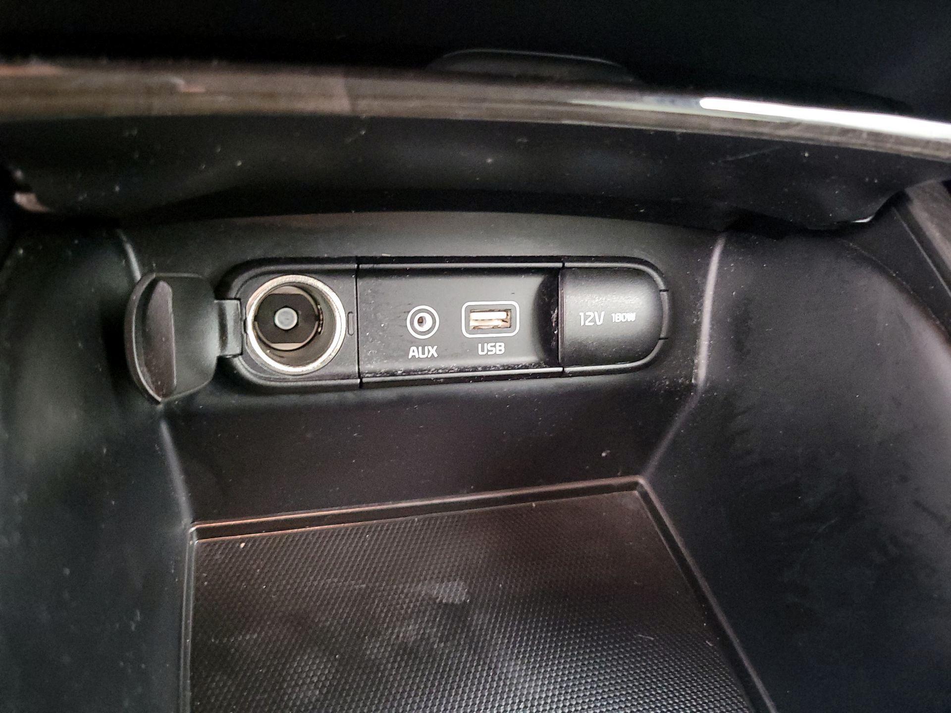 Thumbnail: 2018 Kia Sorento - 18