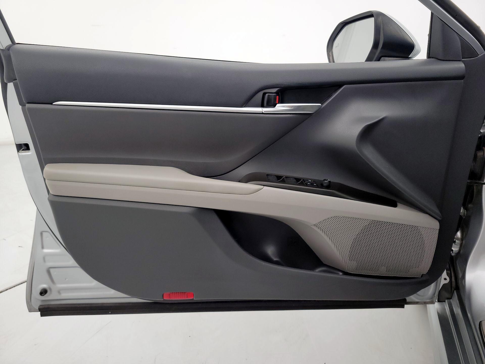 Thumbnail: 2022 Toyota Camry - 12