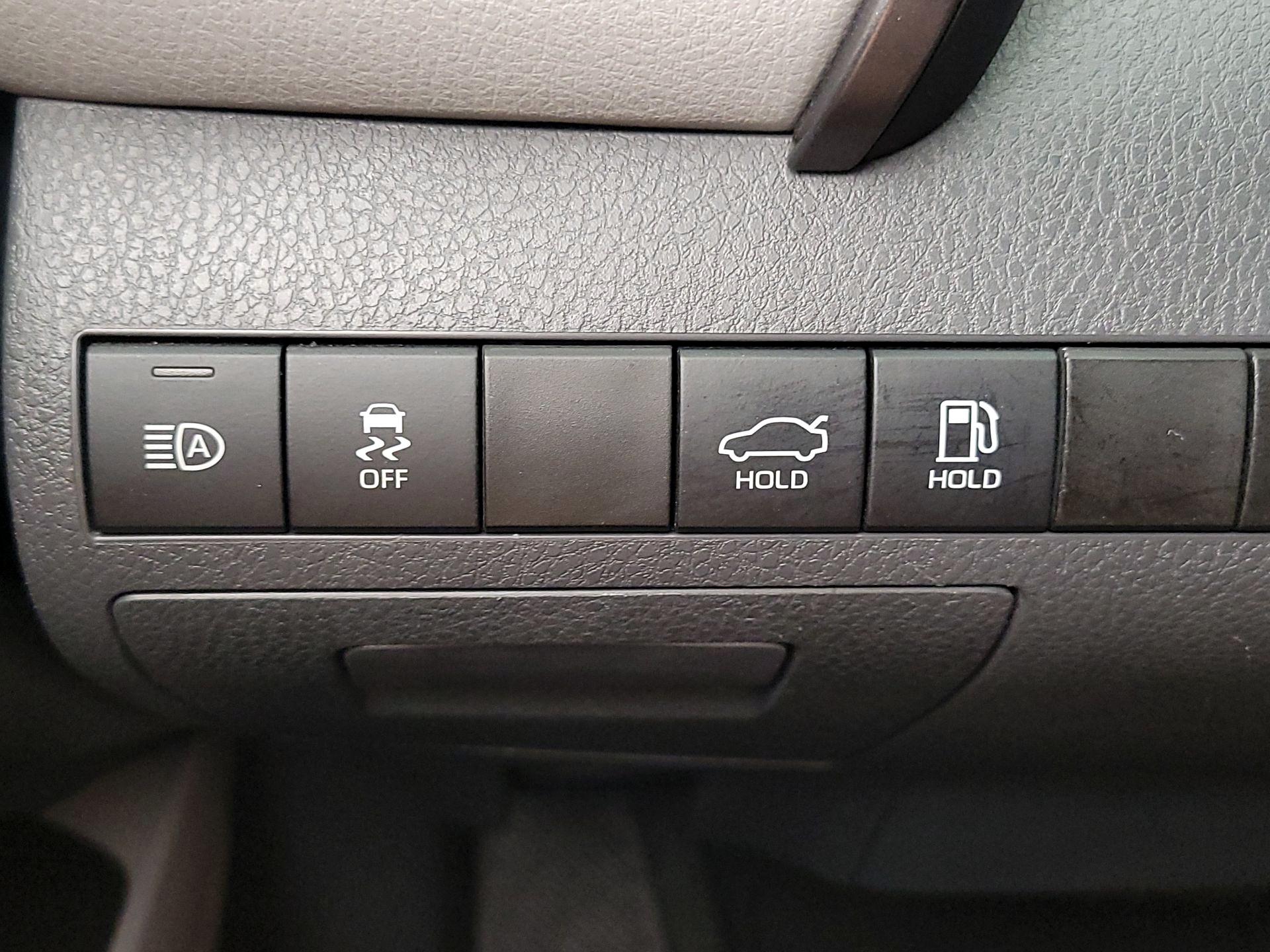 Thumbnail: 2022 Toyota Camry - 13