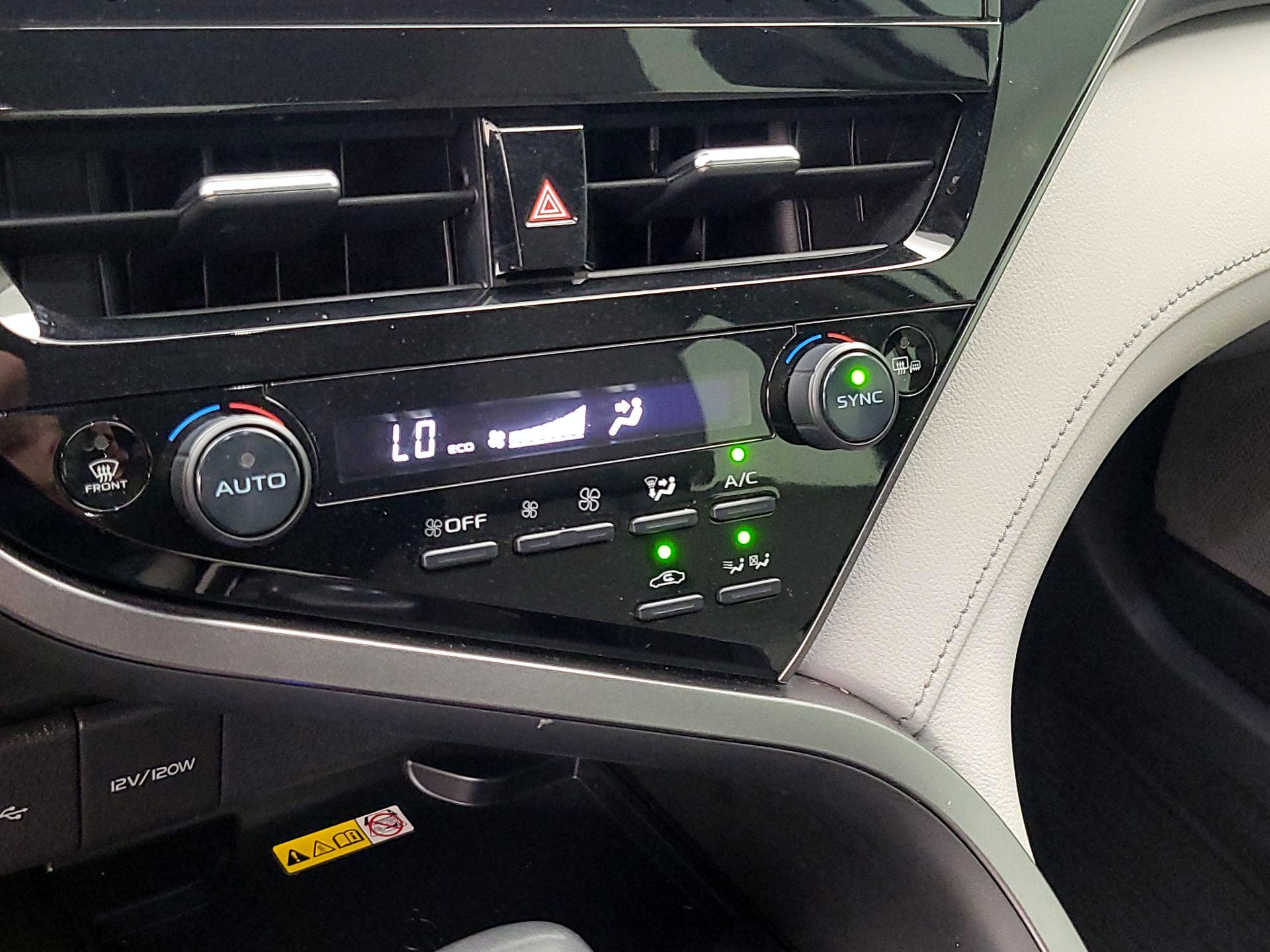 Thumbnail: 2022 Toyota Camry - 16