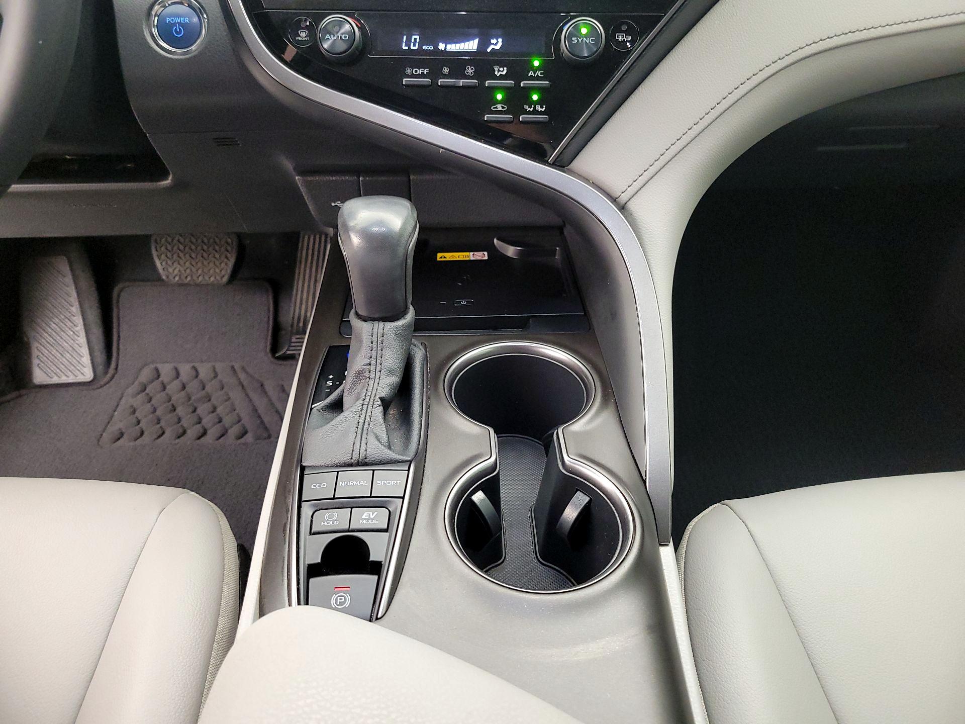 Thumbnail: 2022 Toyota Camry - 17