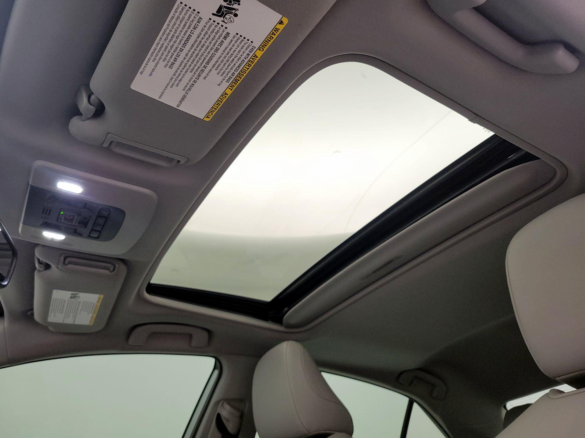 Thumbnail: 2022 Toyota Camry - 19