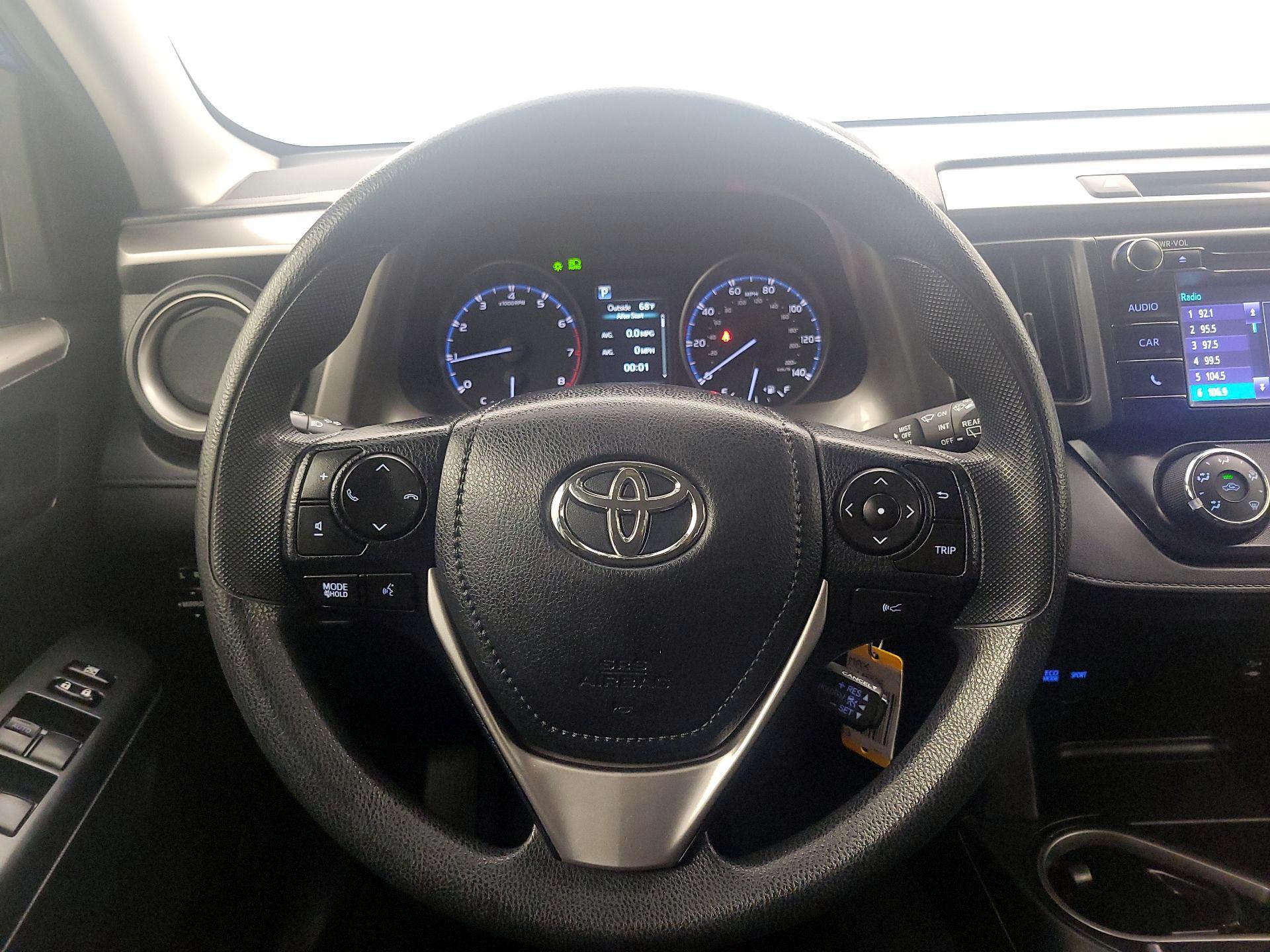 Thumbnail: 2017 Toyota RAV4 - 10