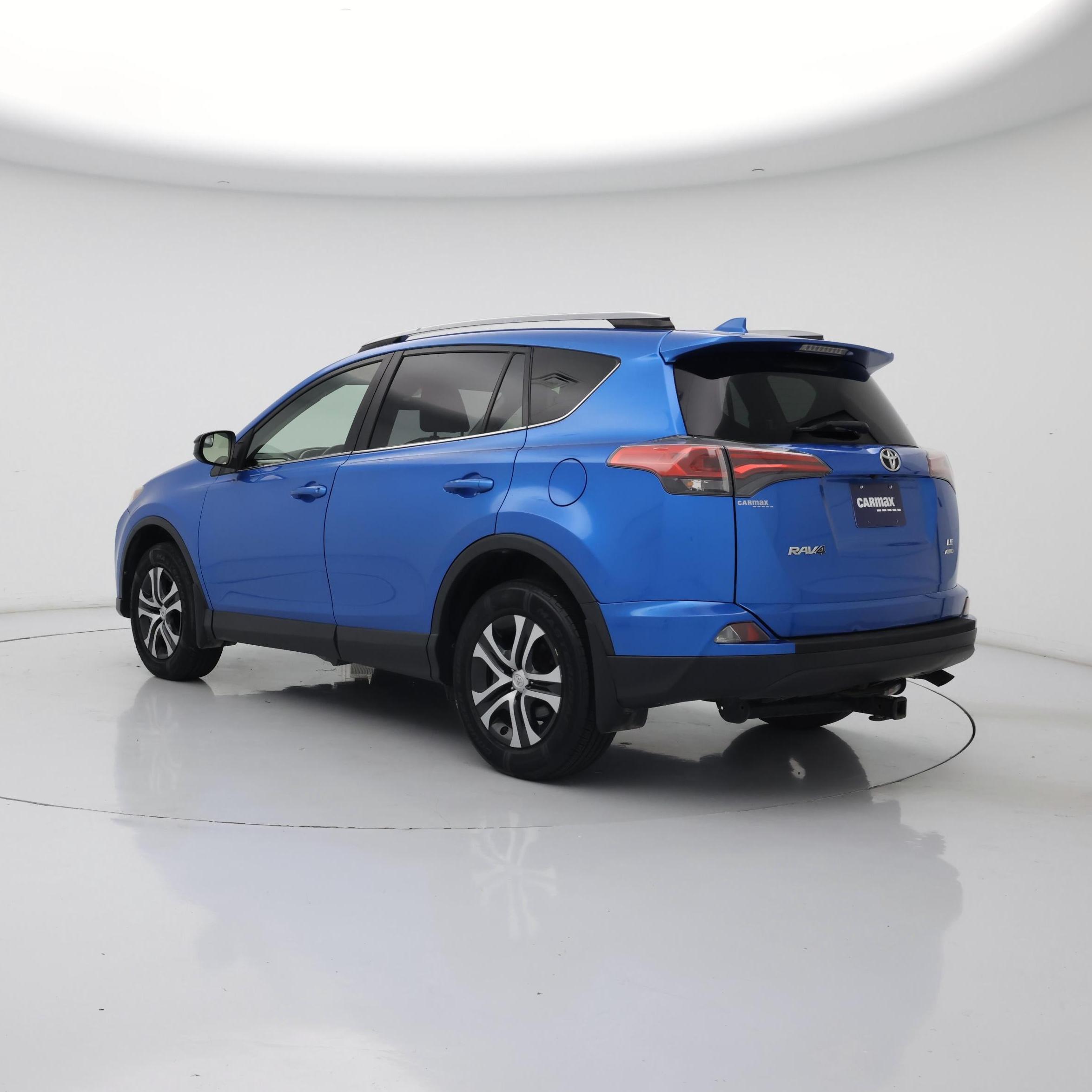 Thumbnail: 2017 Toyota RAV4 - 2