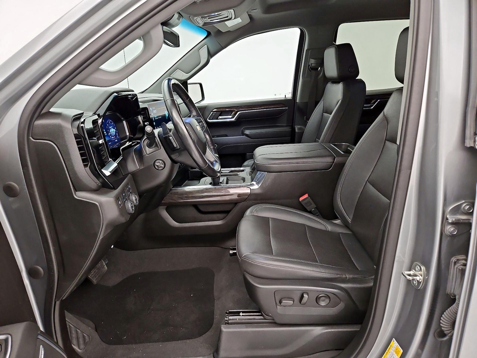 2023 Chevrolet Silverado 1500 LTZ - Photo 12