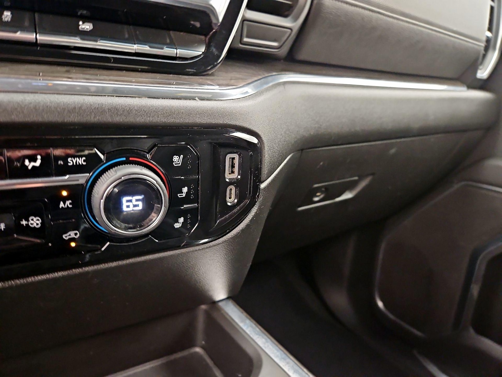 2023 Chevrolet Silverado 1500 LTZ - Photo 19