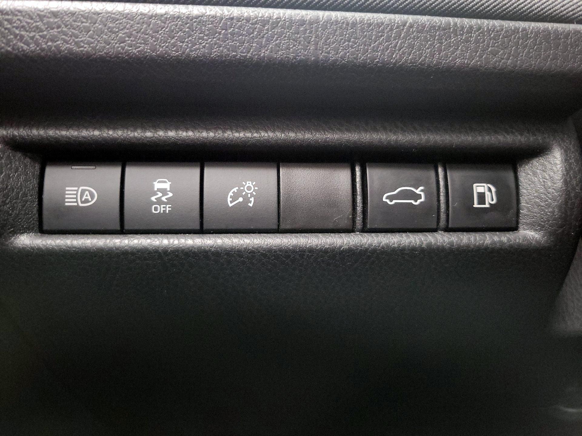 Thumbnail: 2025 Toyota Camry - 13