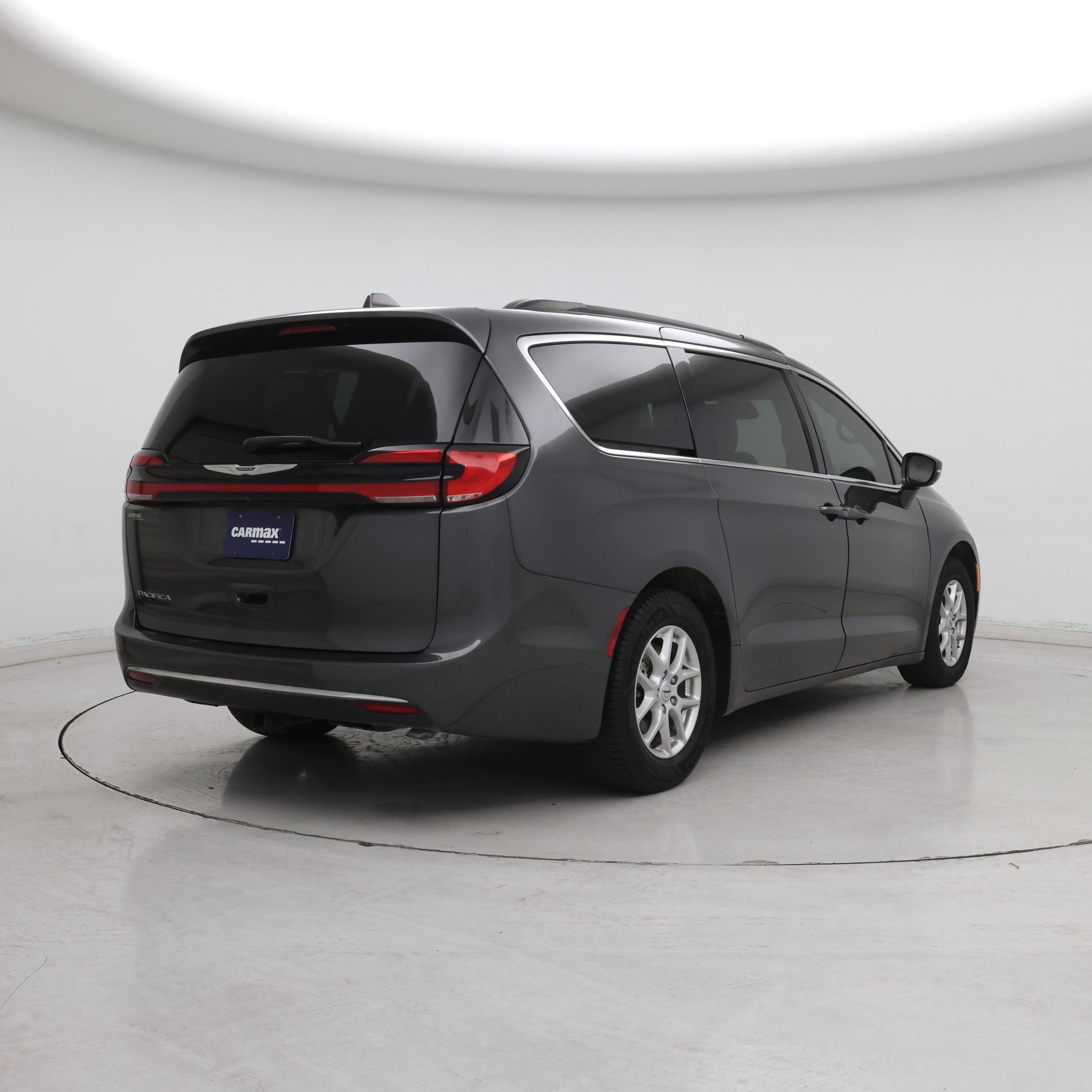 Thumbnail: 2022 Chrysler Pacifica - 8