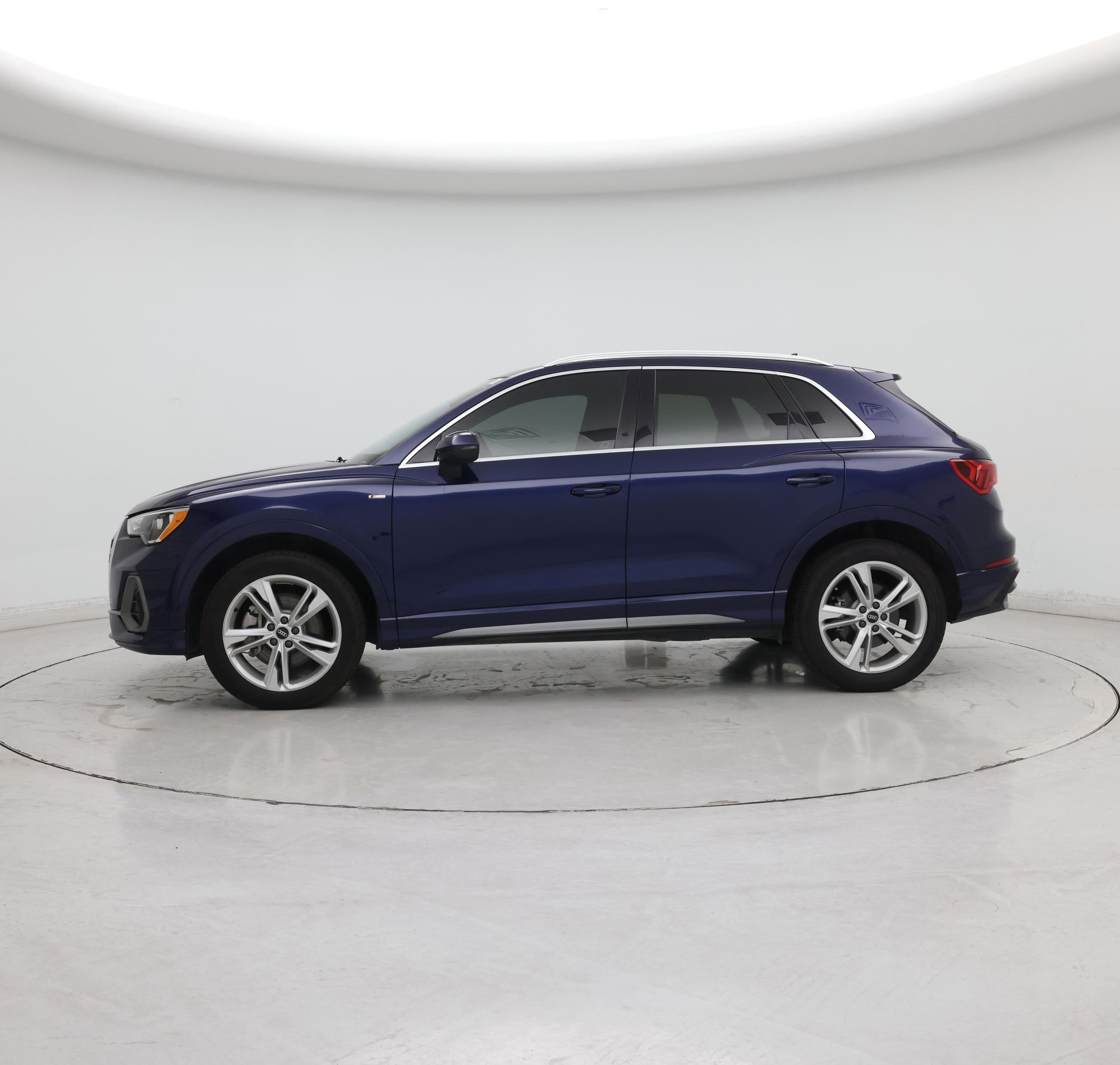 Thumbnail: 2021 Audi Q3 - 3