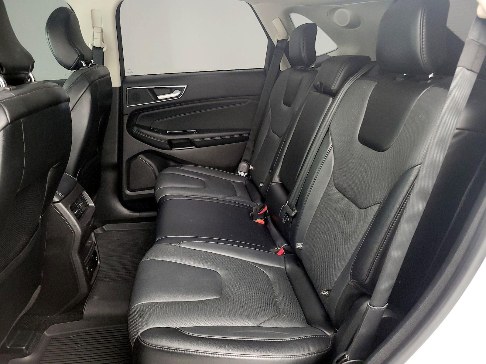 2018 Ford Edge Titanium - Photo 13